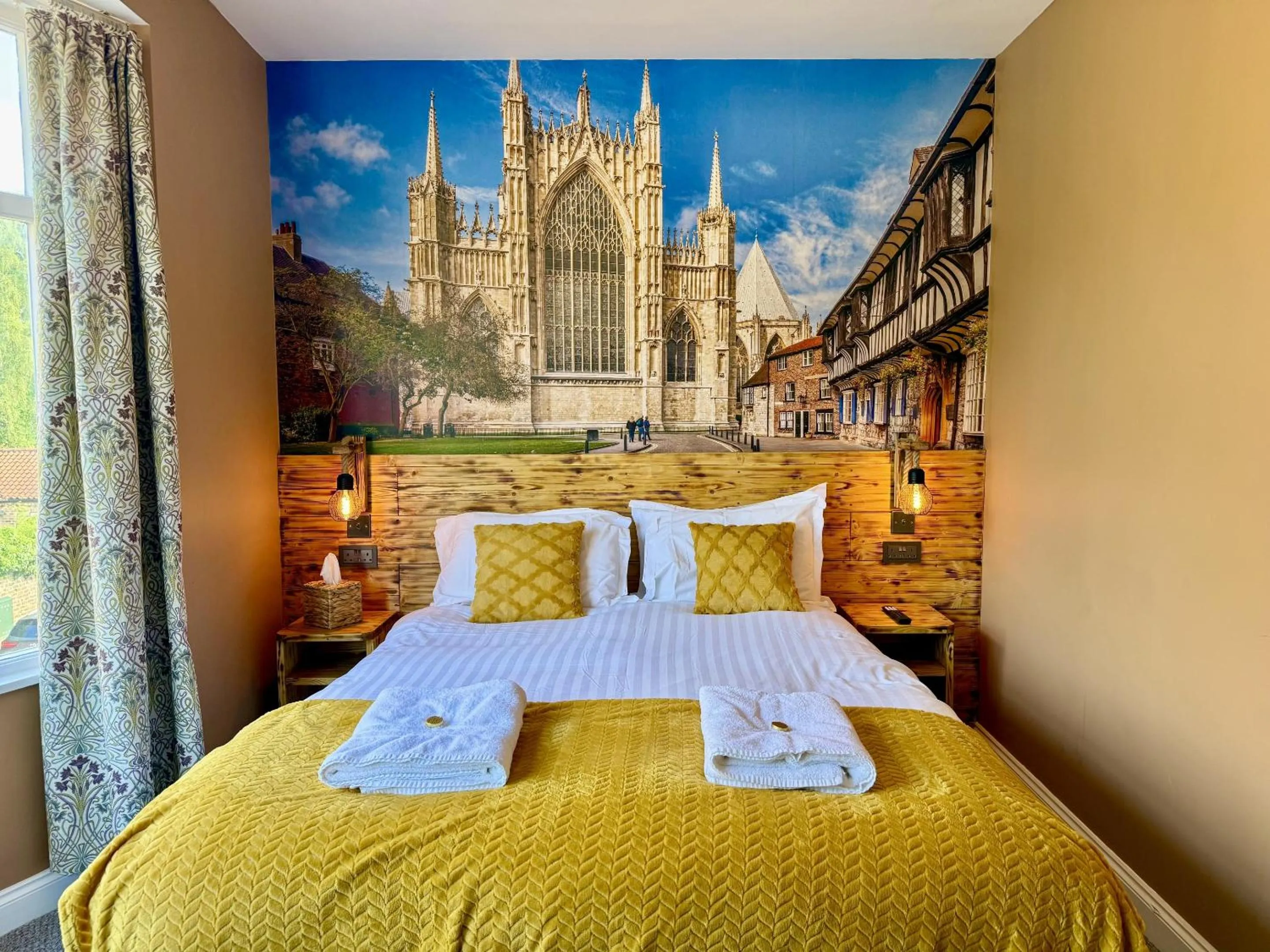 Bedroom, Bed in The Crescent Guest House