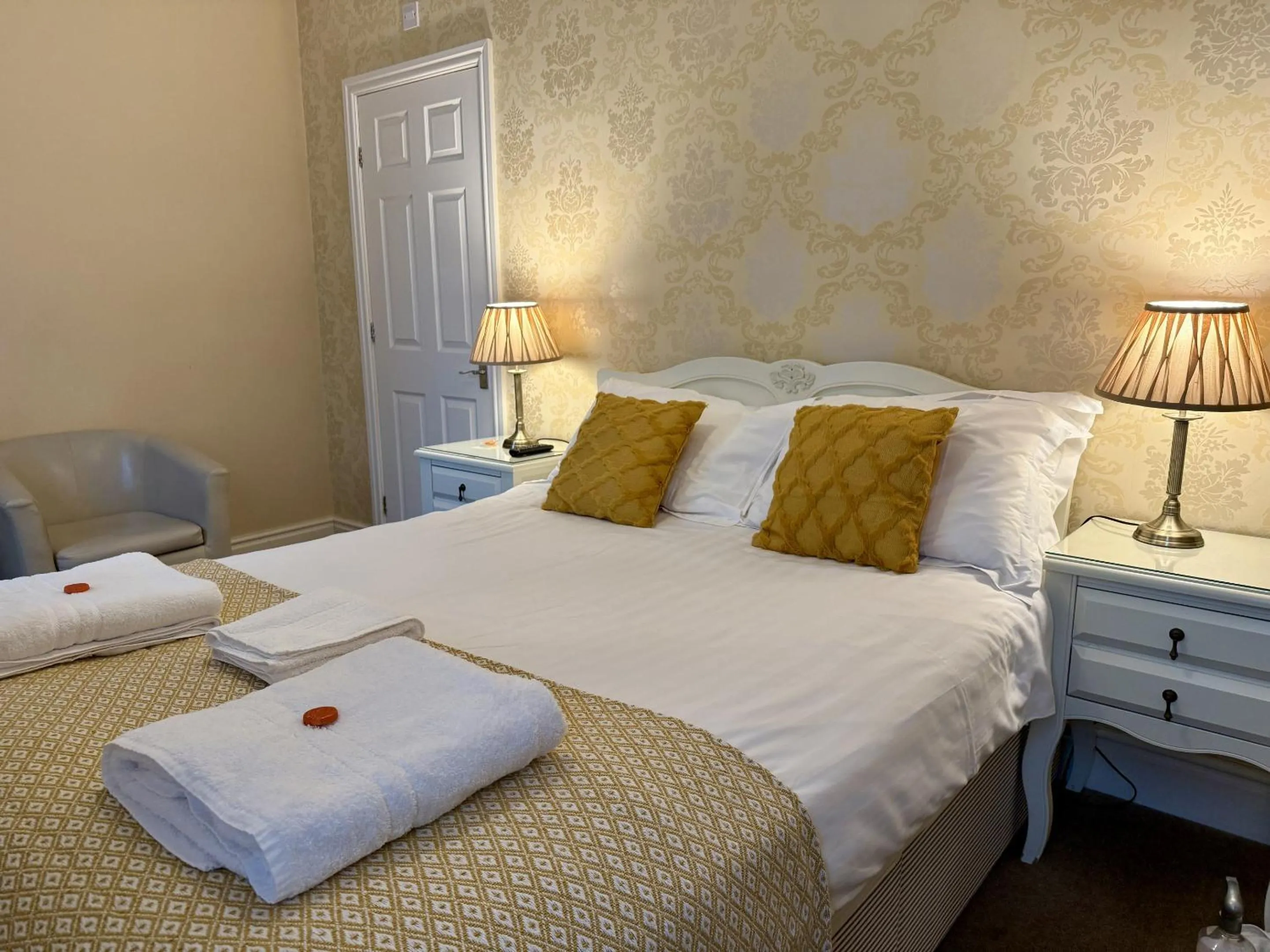 Bedroom, Bed in The Crescent Guest House