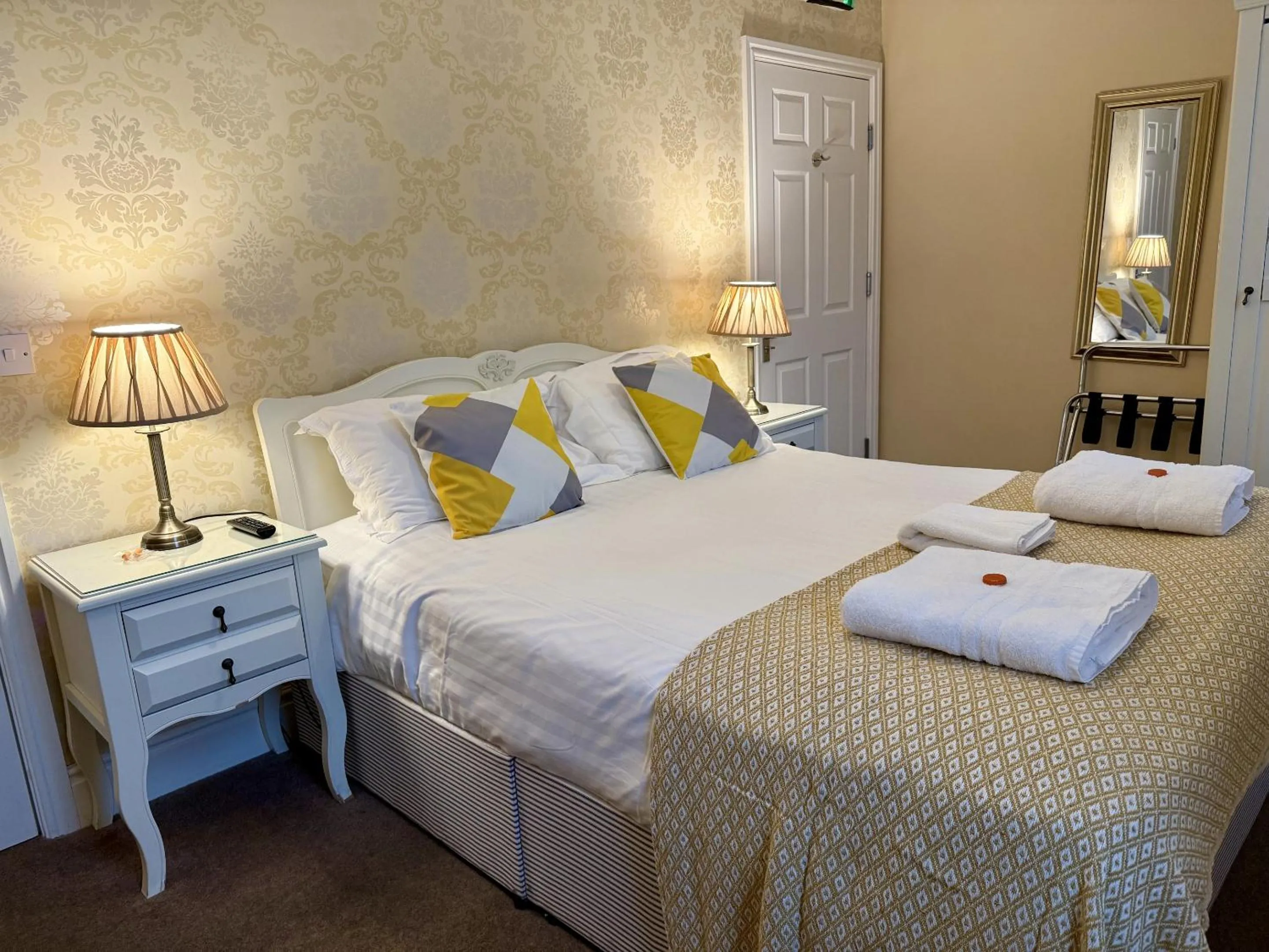 Bedroom, Bed in The Crescent Guest House