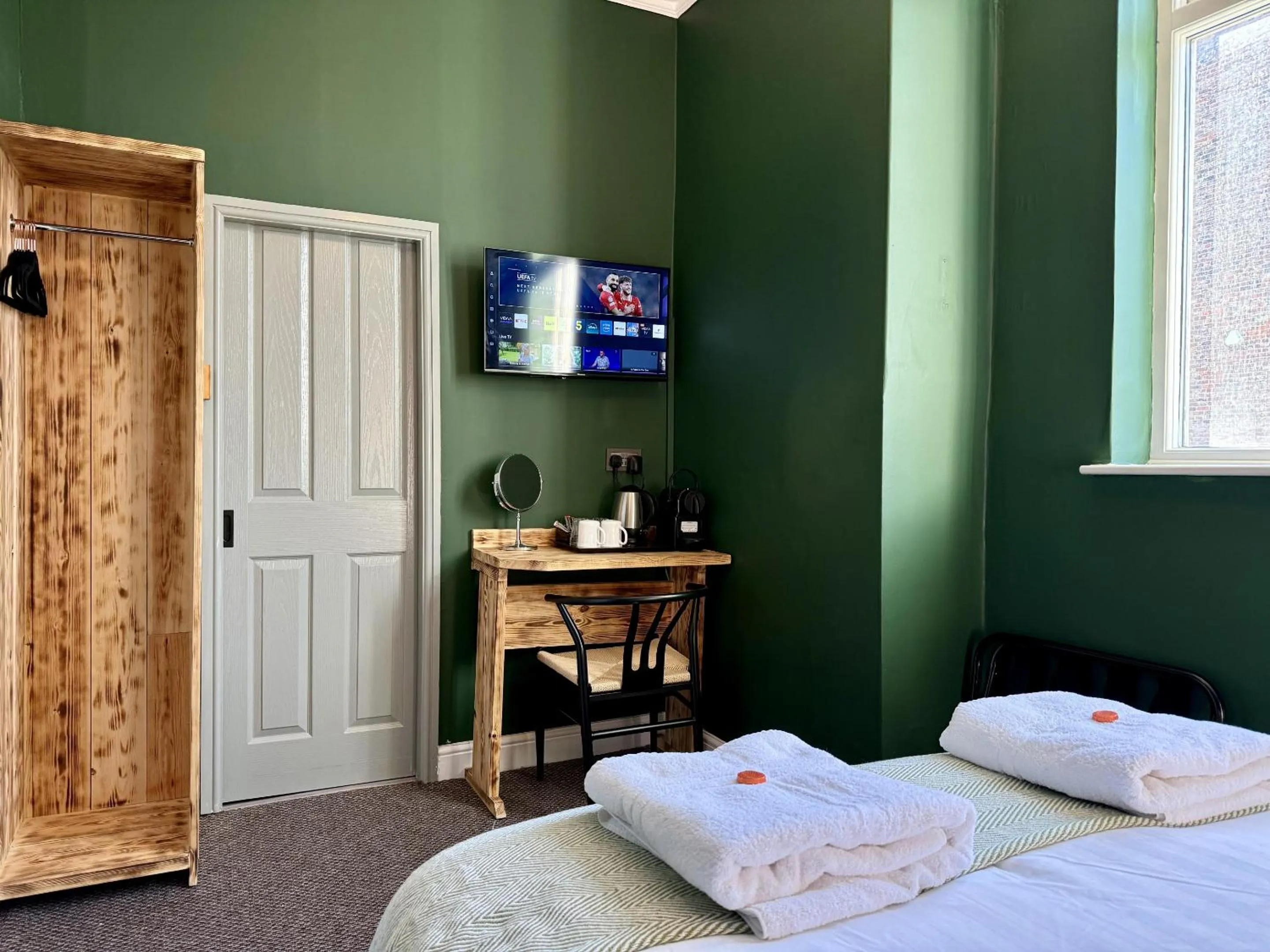 Bedroom, Bed in The Crescent Guest House