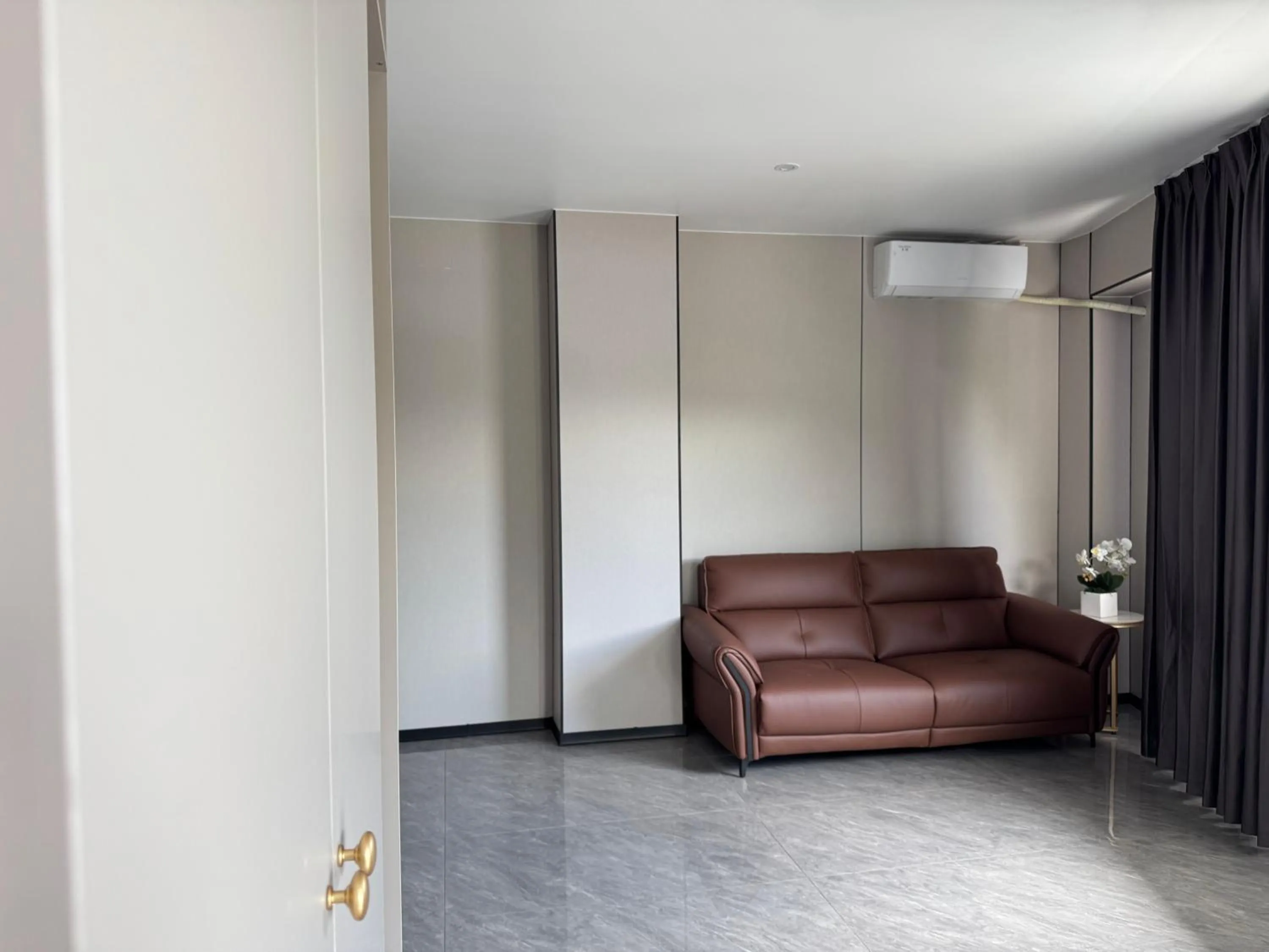 Seating area in Taufusi Hotel