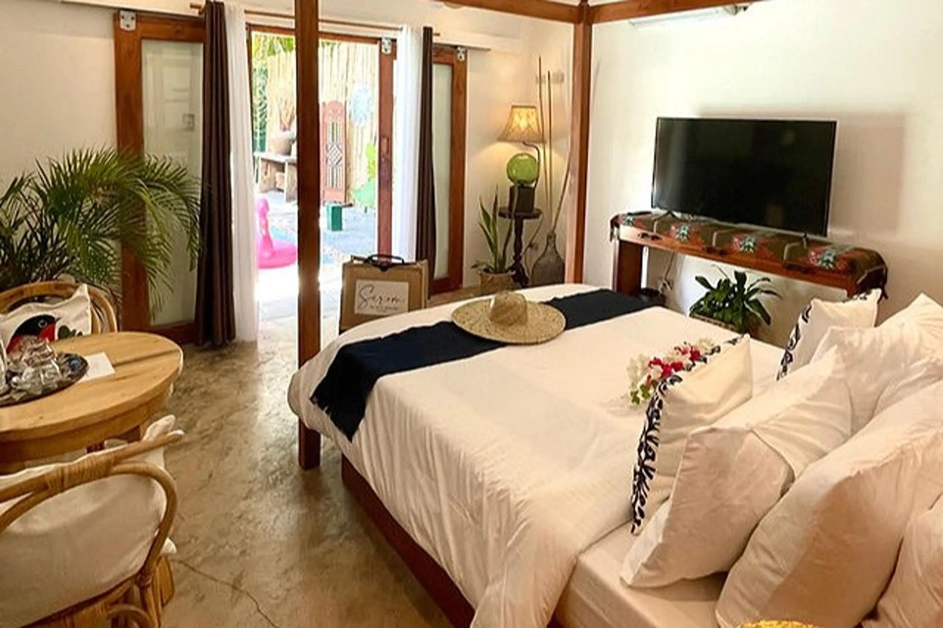 Bed in Sirom Beach House