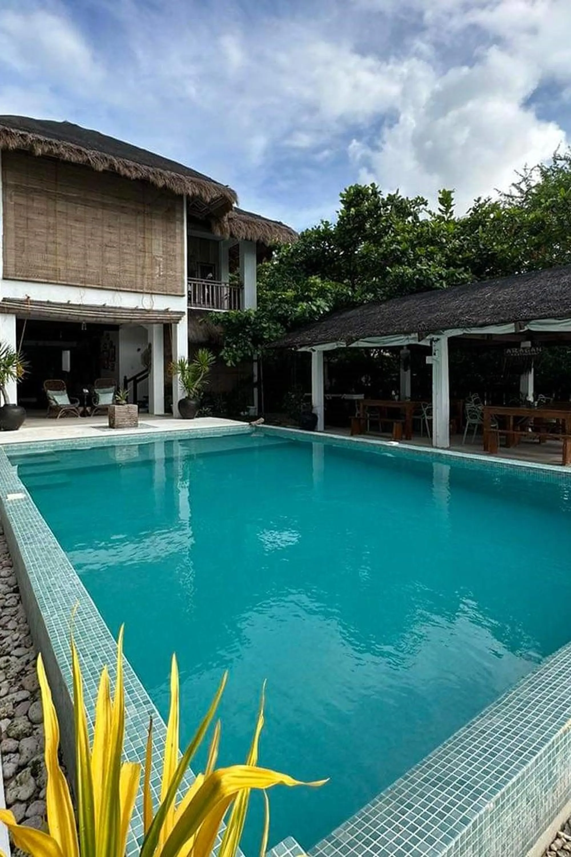 Swimming pool in Sirom Beach House
