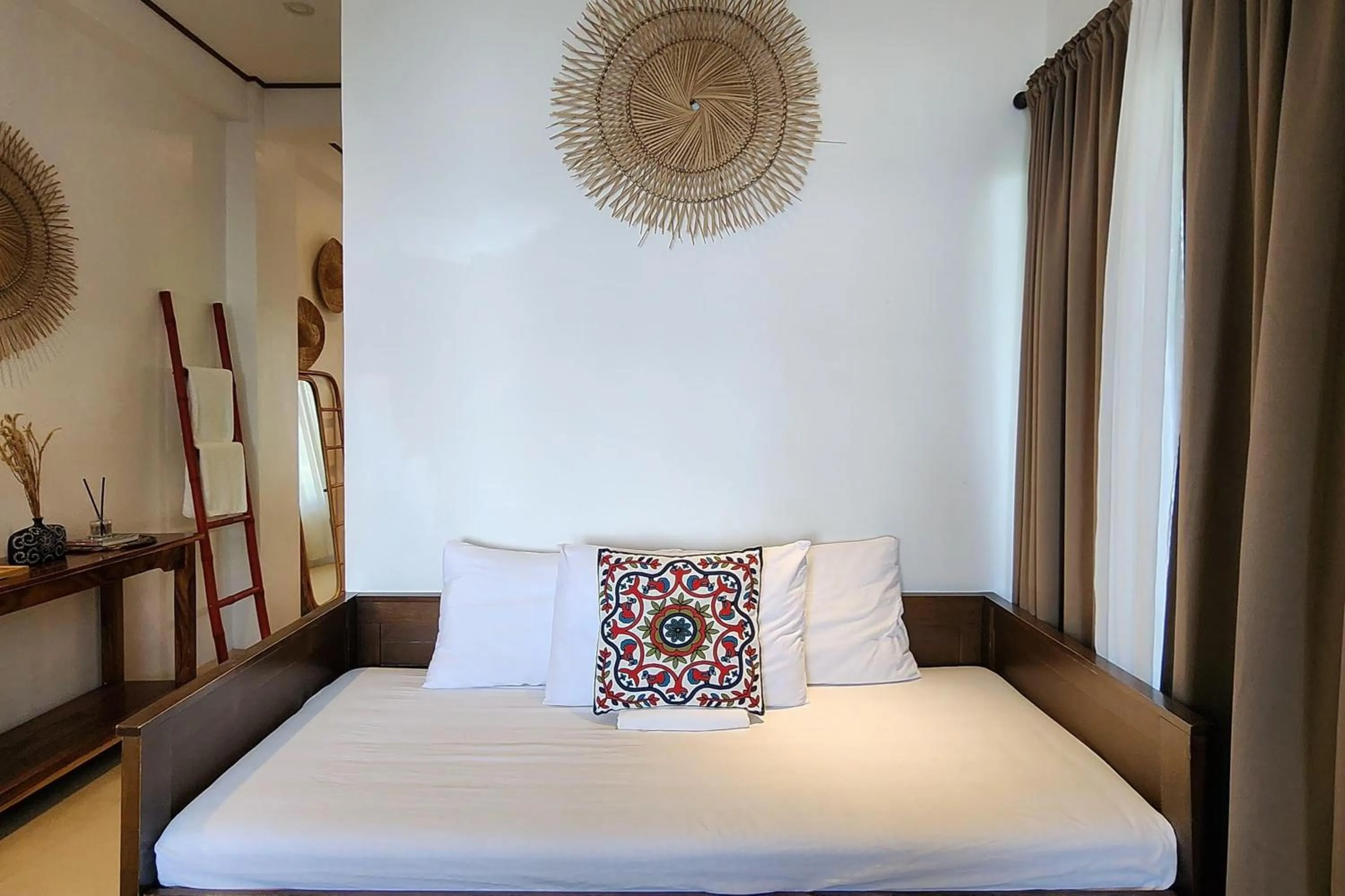 Bed in Sirom Beach House