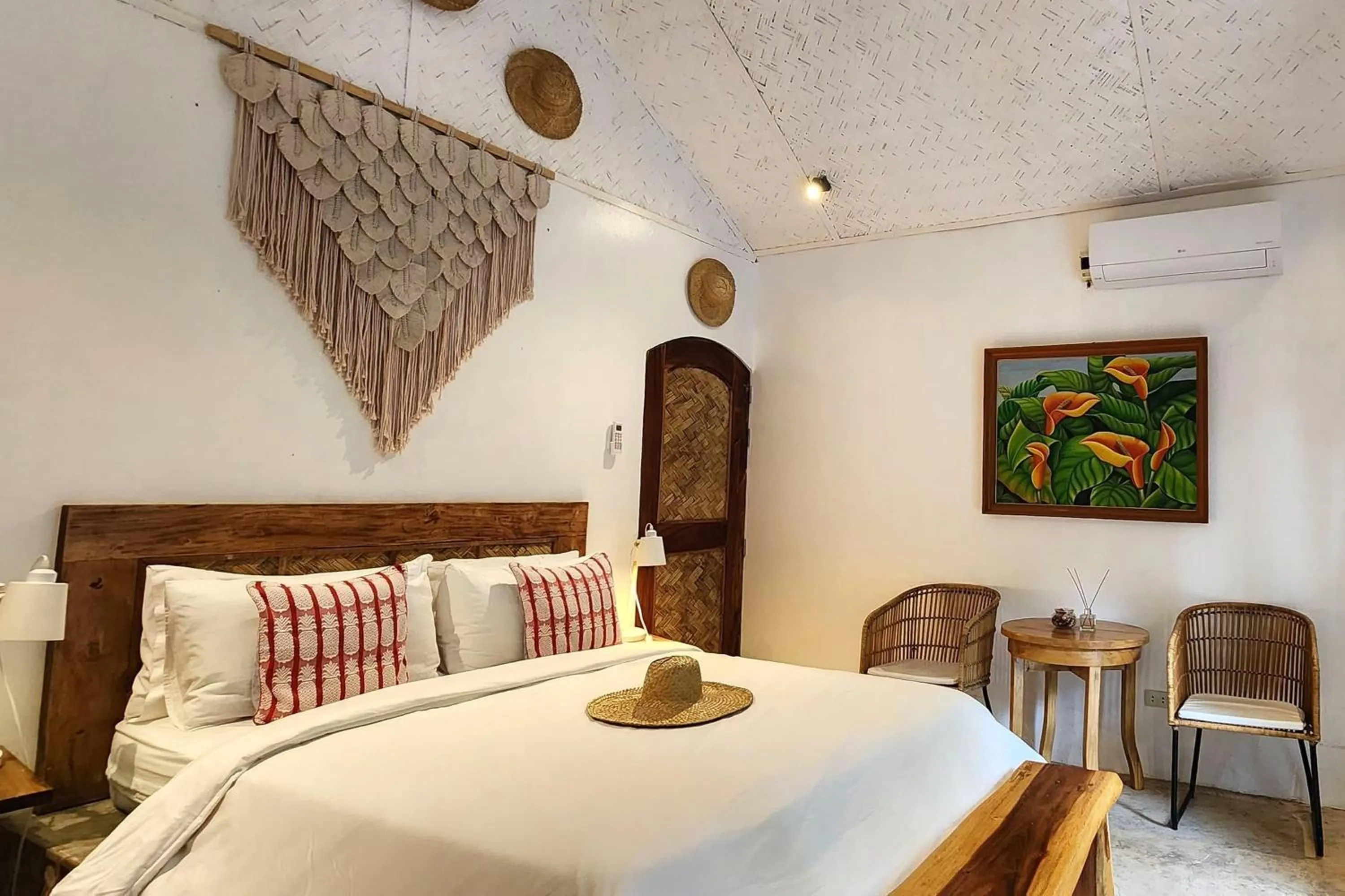 Bed in Sirom Beach House