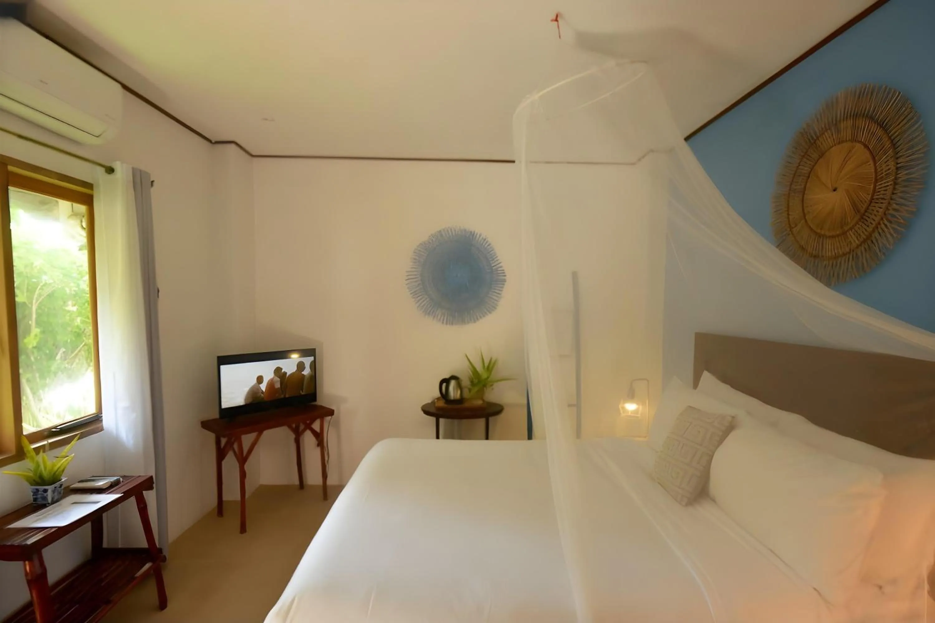 Bedroom, Bed in Sirom Beach House