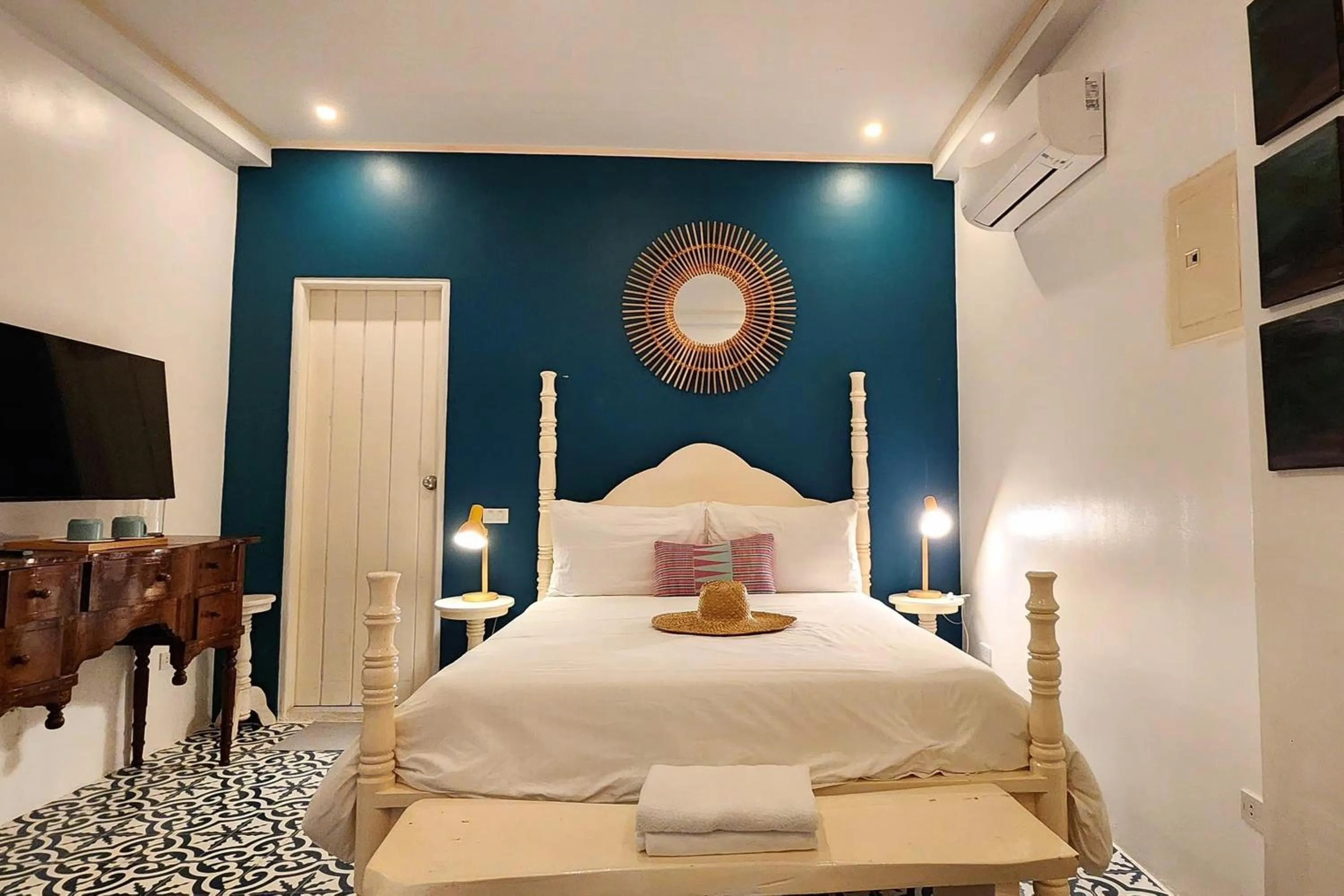 Bed in Sirom Beach House