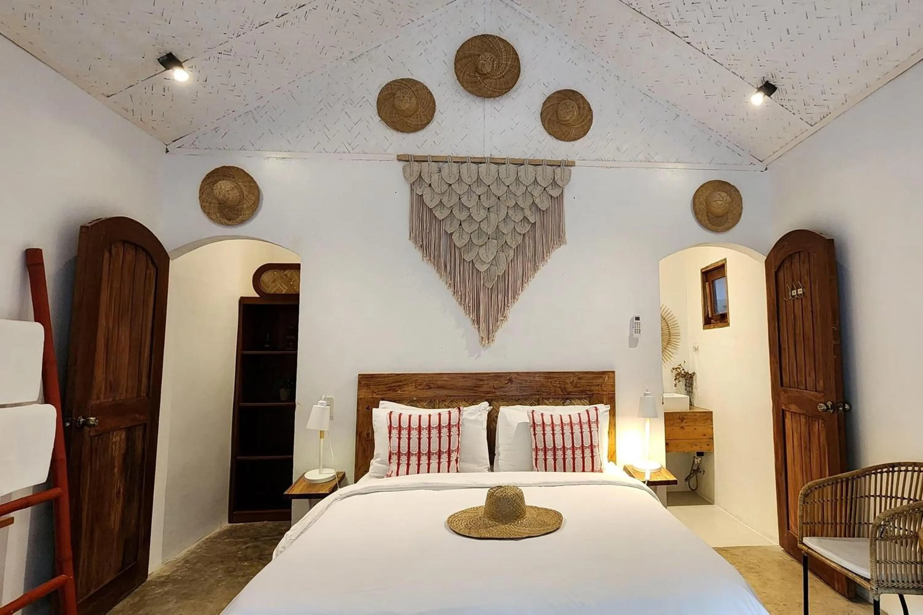 Bed in Sirom Beach House