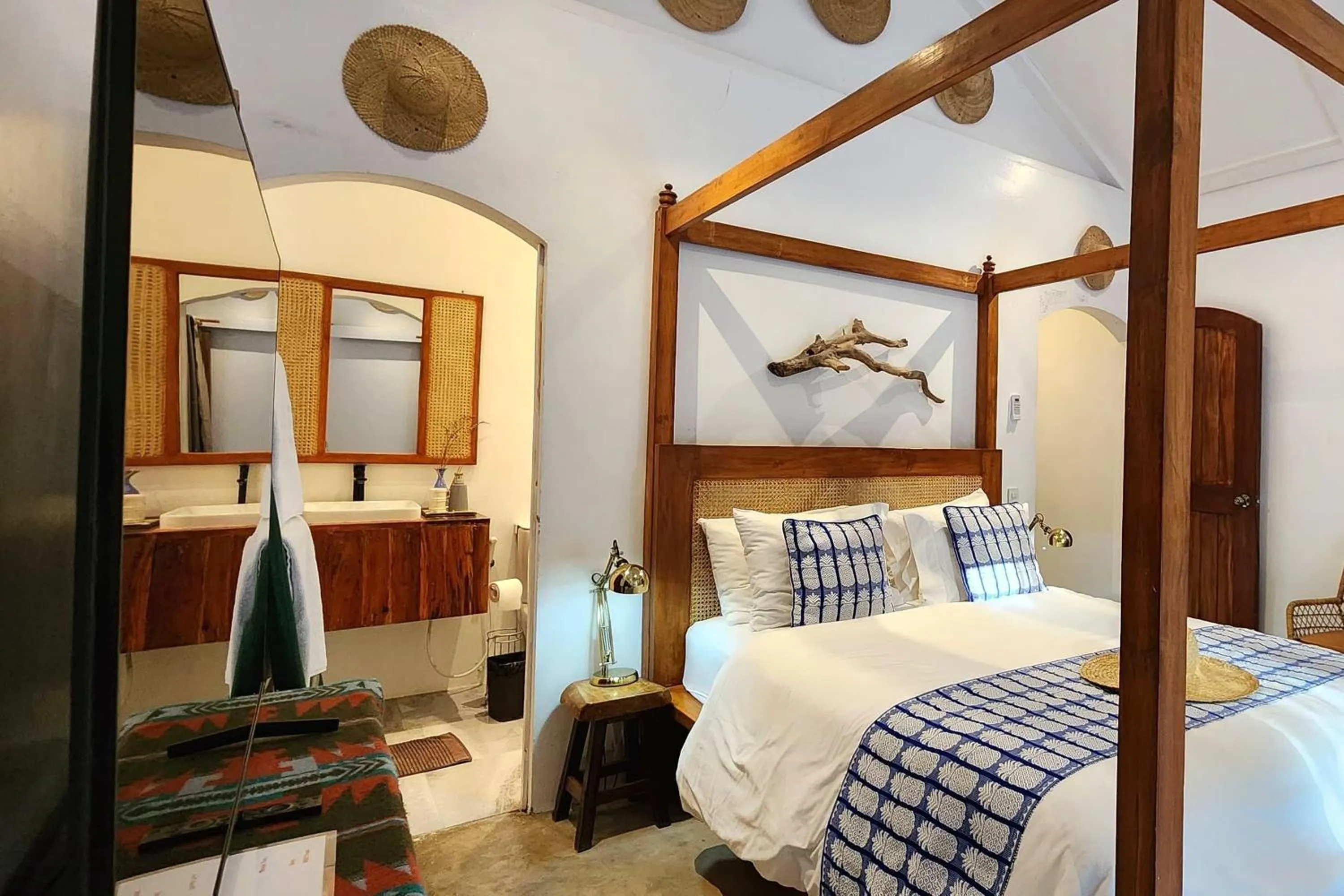 Bed in Sirom Beach House