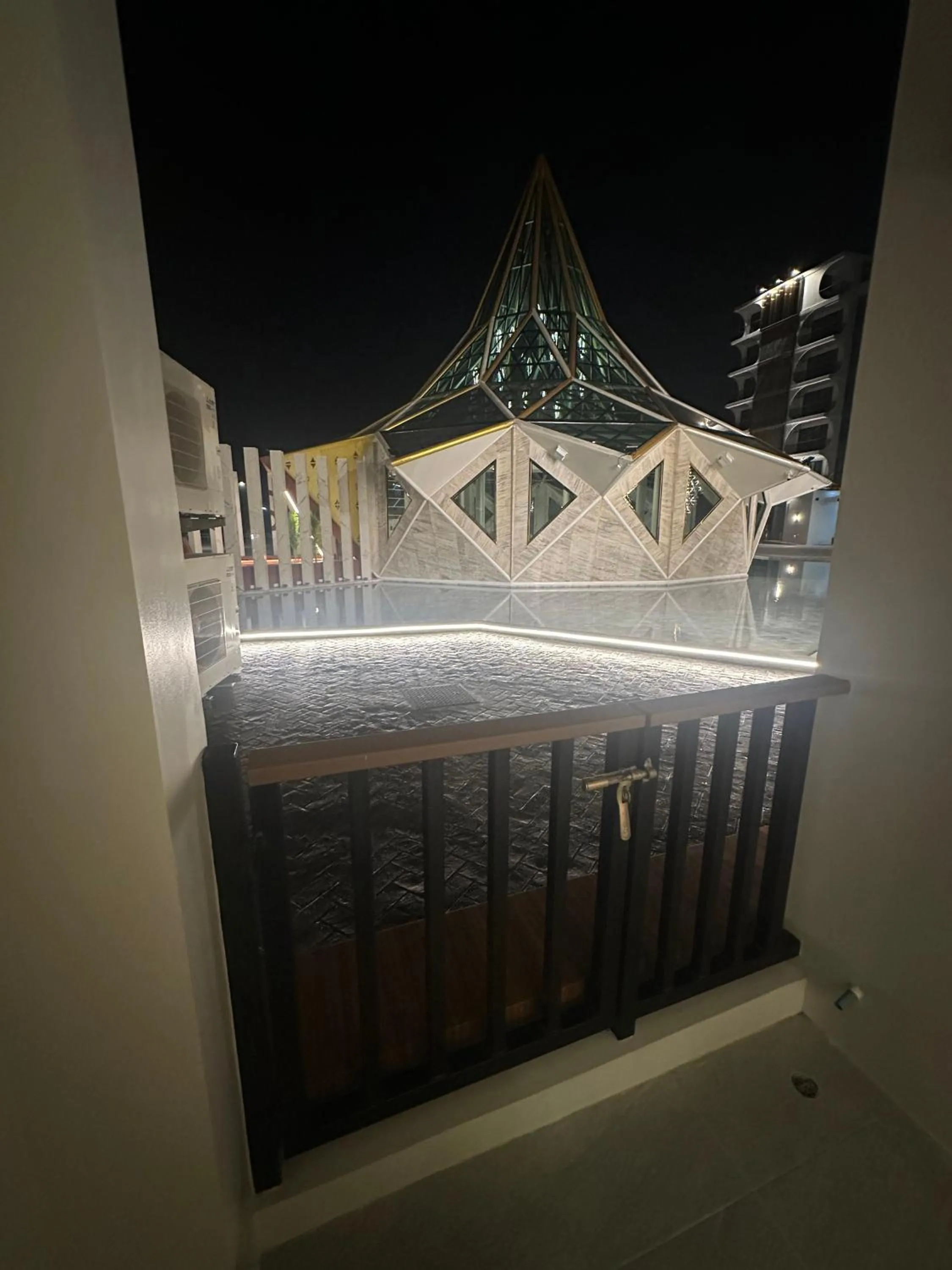 Night in S3 Ayutthaya Hotel