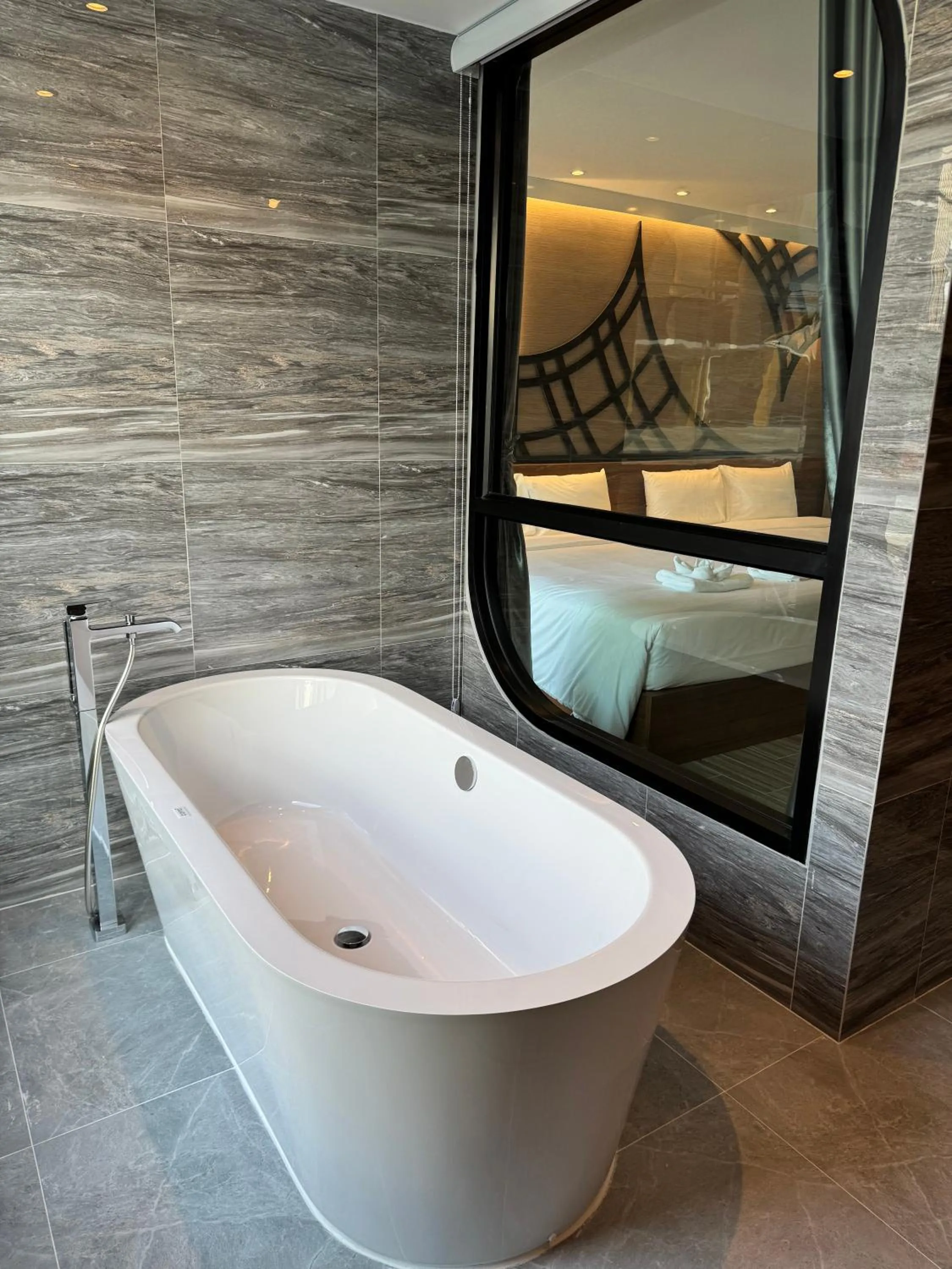 Bath in S3 Ayutthaya Hotel