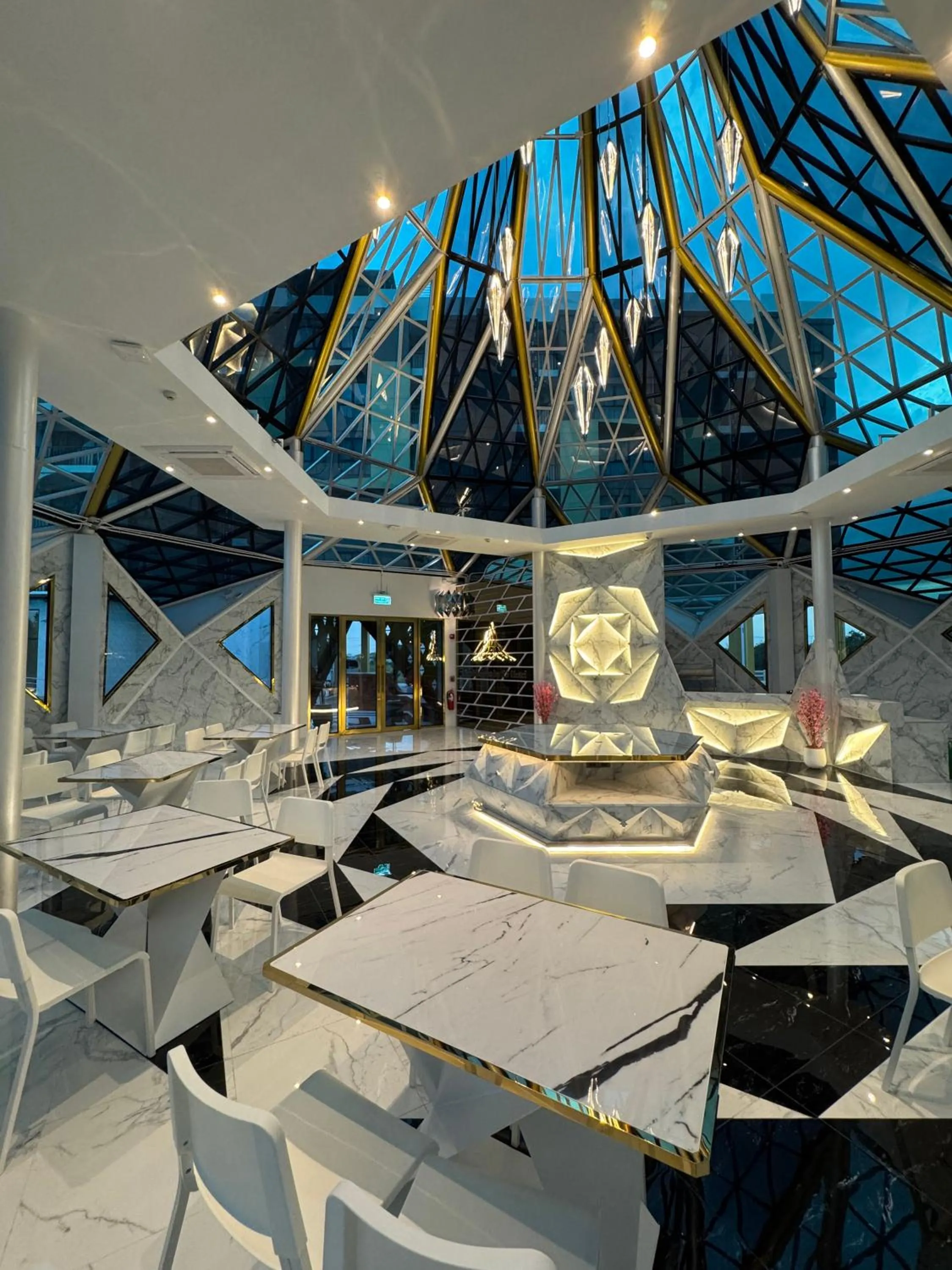 Restaurant/places to eat in S3 Ayutthaya Hotel