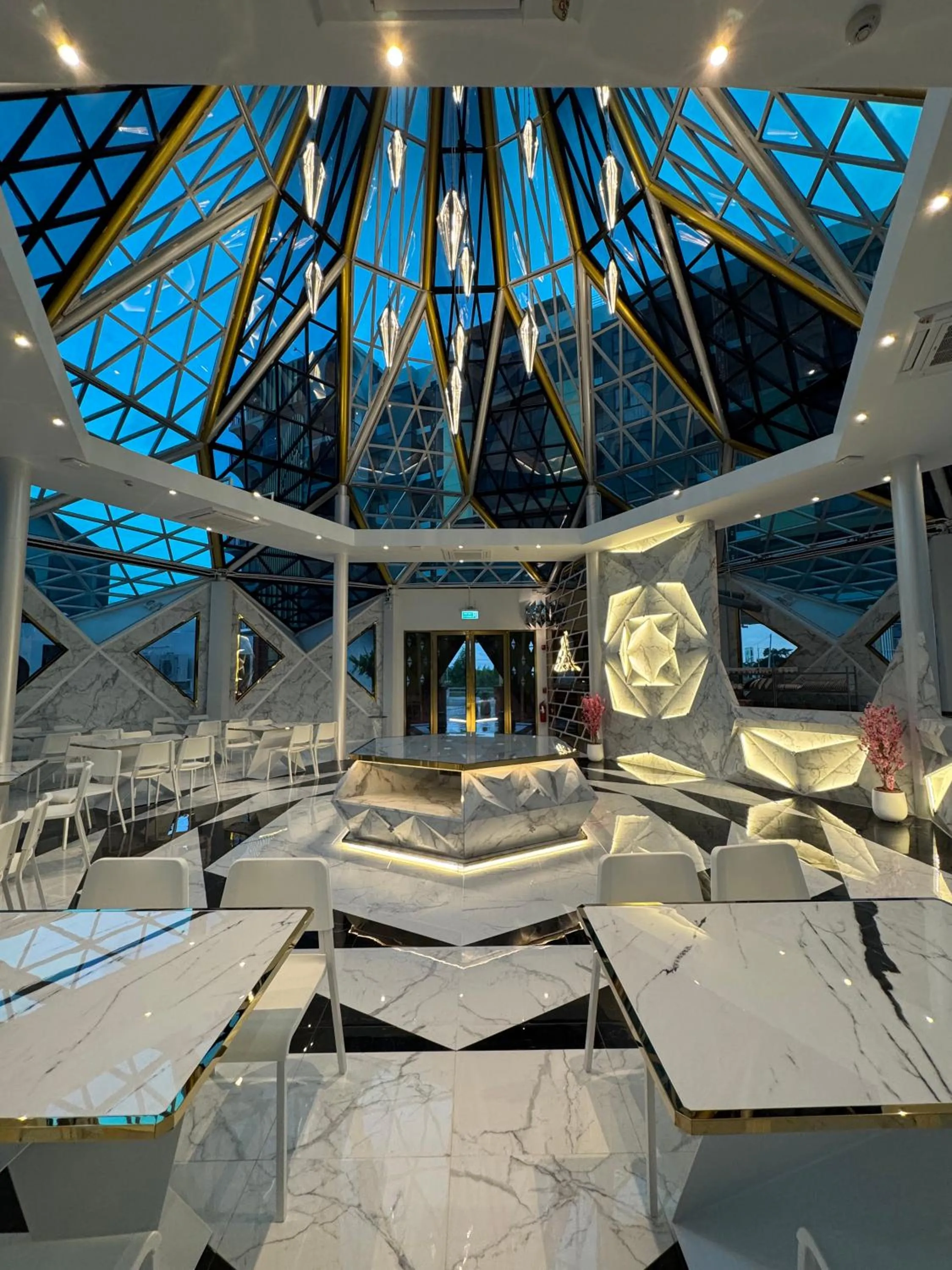 Restaurant/places to eat in S3 Ayutthaya Hotel