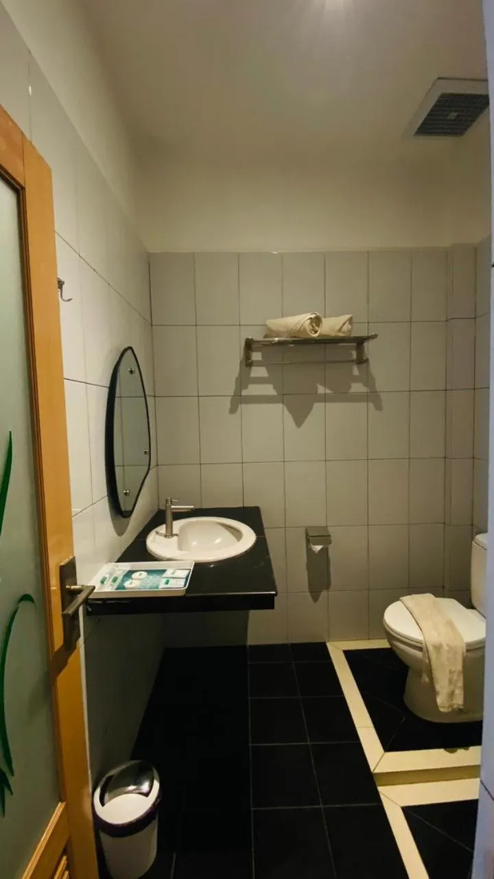 Bathroom in Parkside Meuligoe Hotel