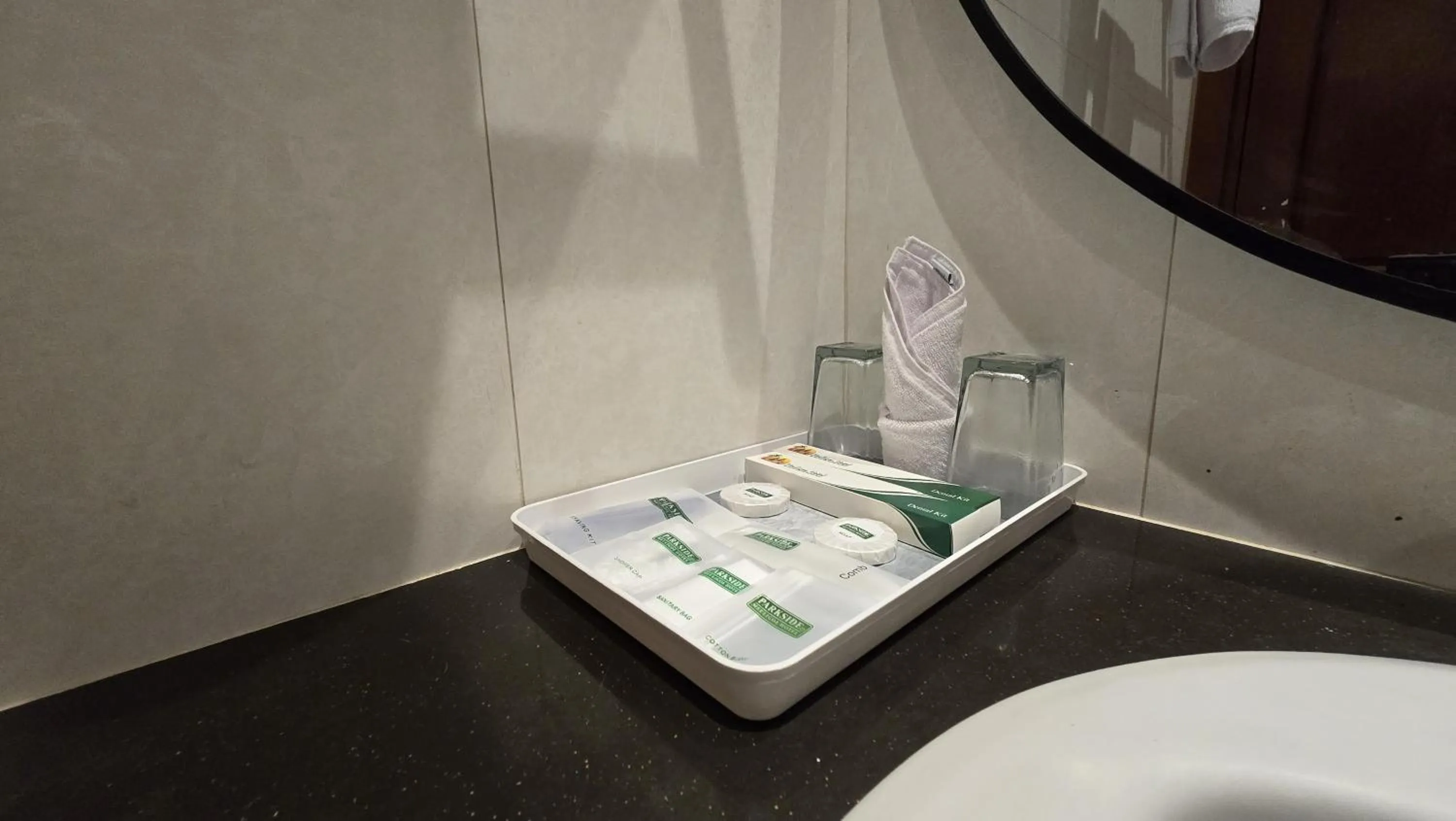 Bathroom in Parkside Meuligoe Hotel