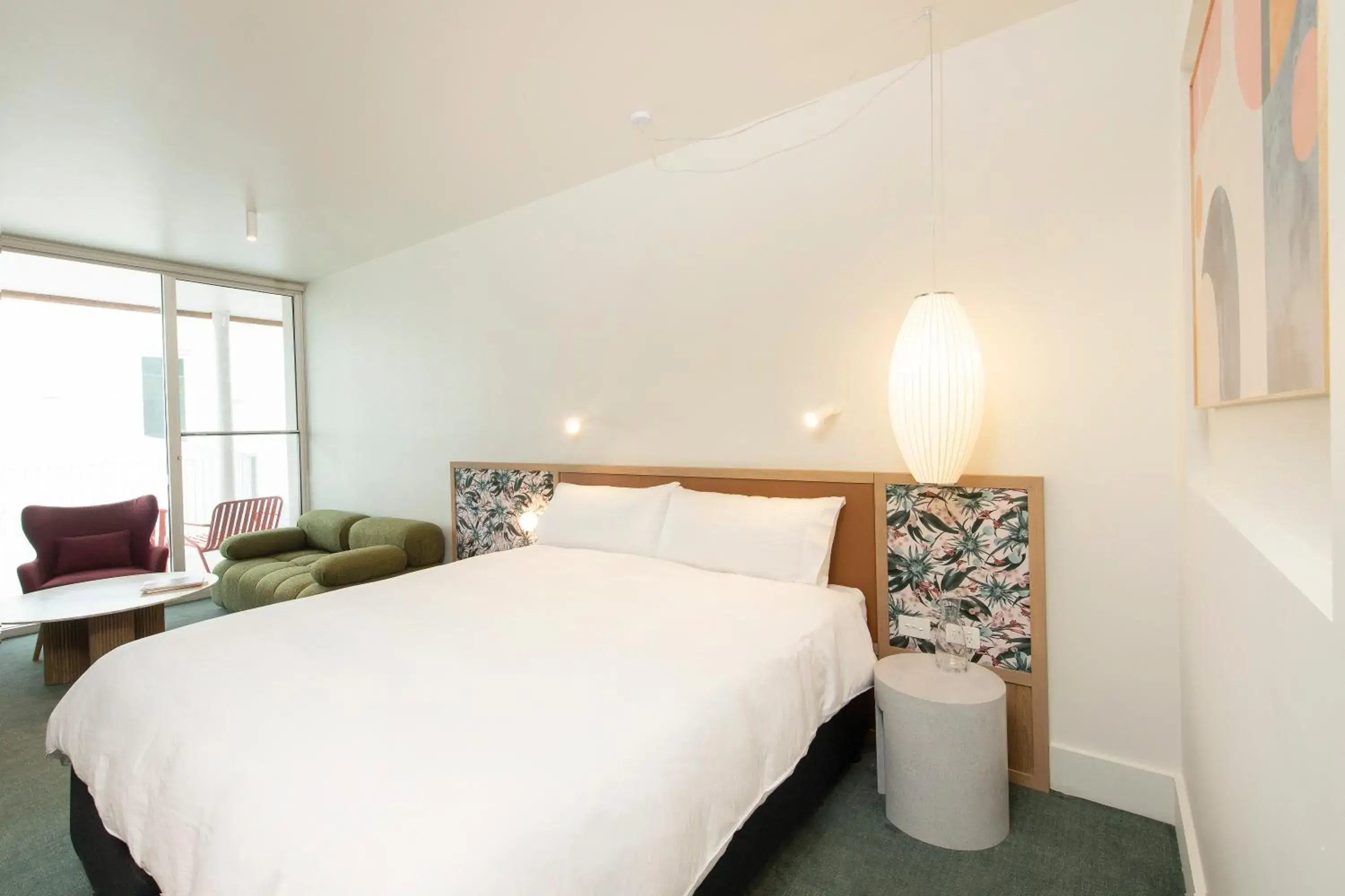 Deluxe King with Free Parking, Wifi, Welcome Drink and Mini-bar in Kar-Rama Hotel Deluxe King with Free Parking, Wifi, Welcome Drink and Mini-bar in Kar-Rama Hotel