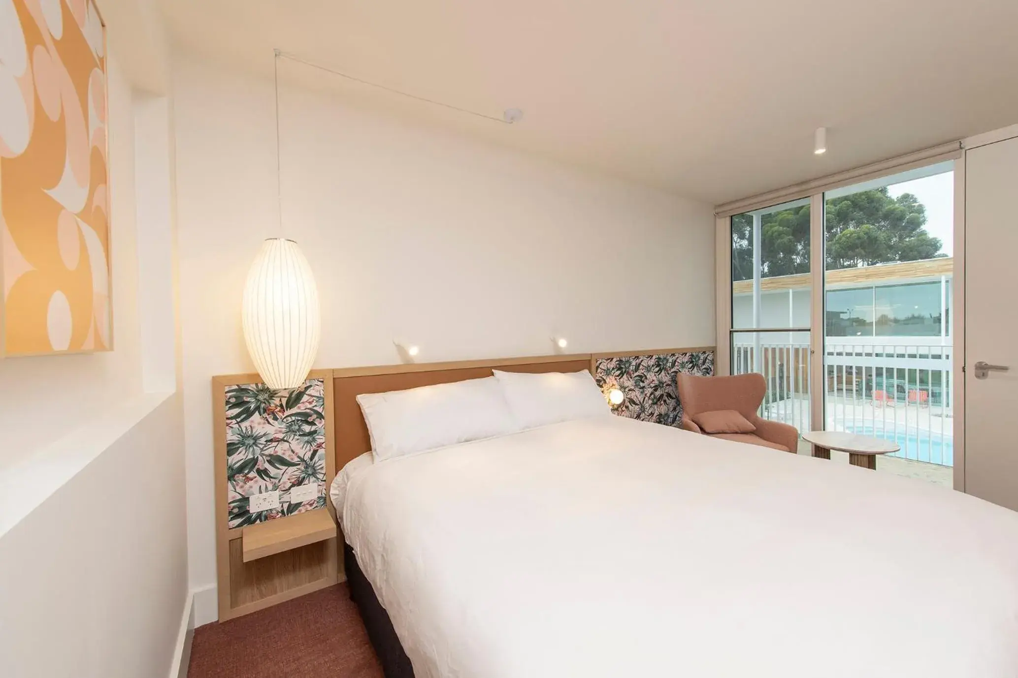 Executive King Balcony with Free Parking, Wifi, Welcome Drink and Mini-bar in Kar-Rama Hotel Executive King Balcony with Free Parking, Wifi, Welcome Drink and Mini-bar in Kar-Rama Hotel