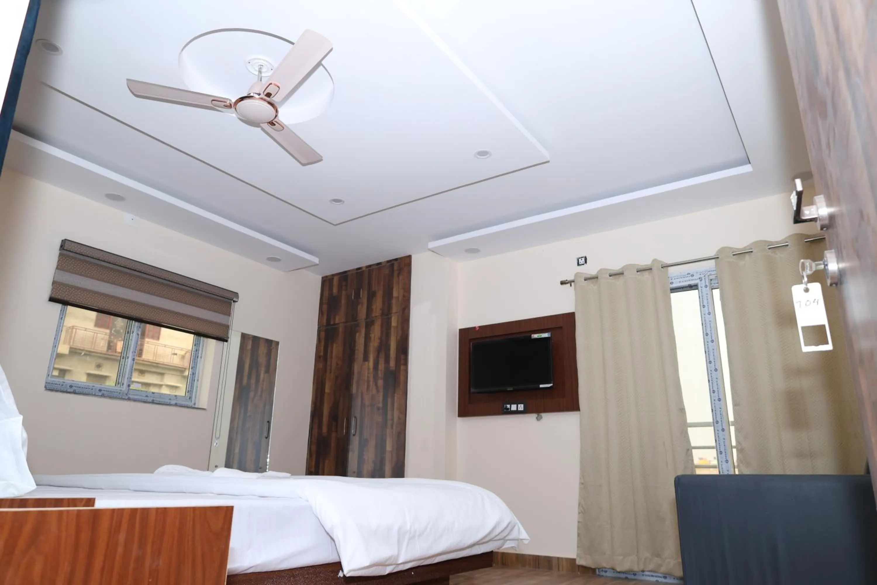 Bed in Hotel Siddhi Residency 200 meter from Aiims