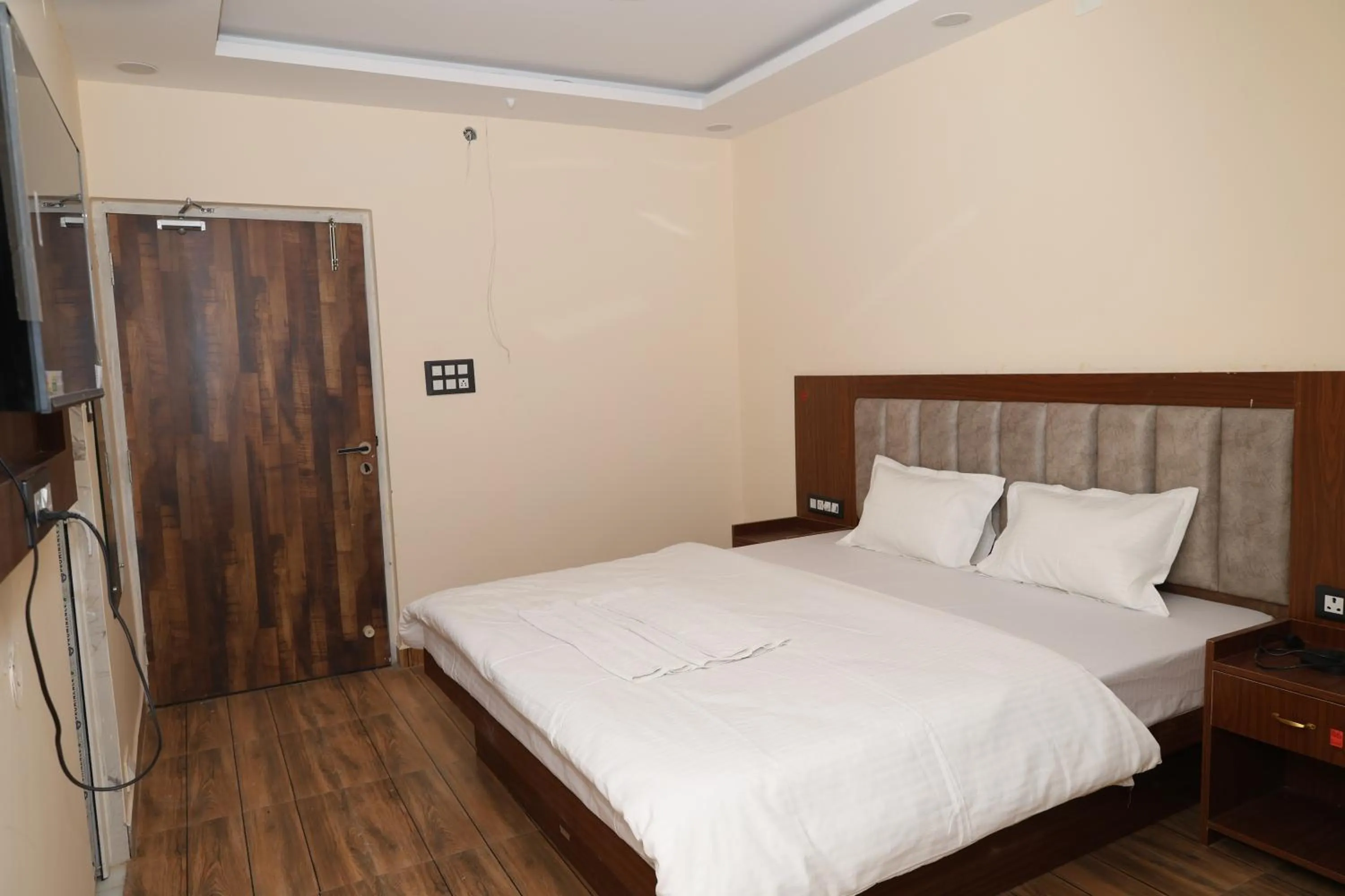 Bed in Hotel Siddhi Residency 200 meter from Aiims