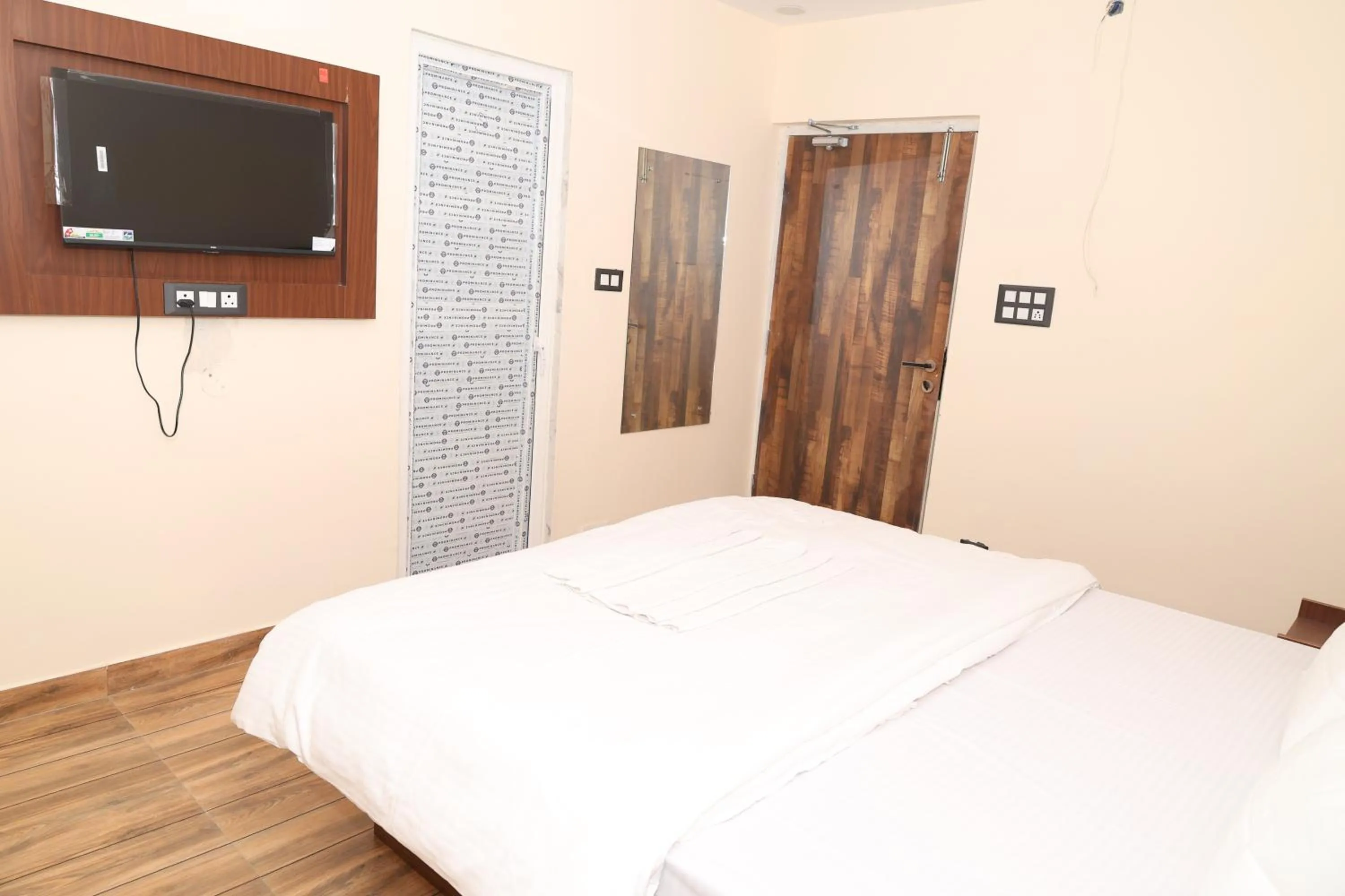 Bed in Hotel Siddhi Residency 200 meter from Aiims