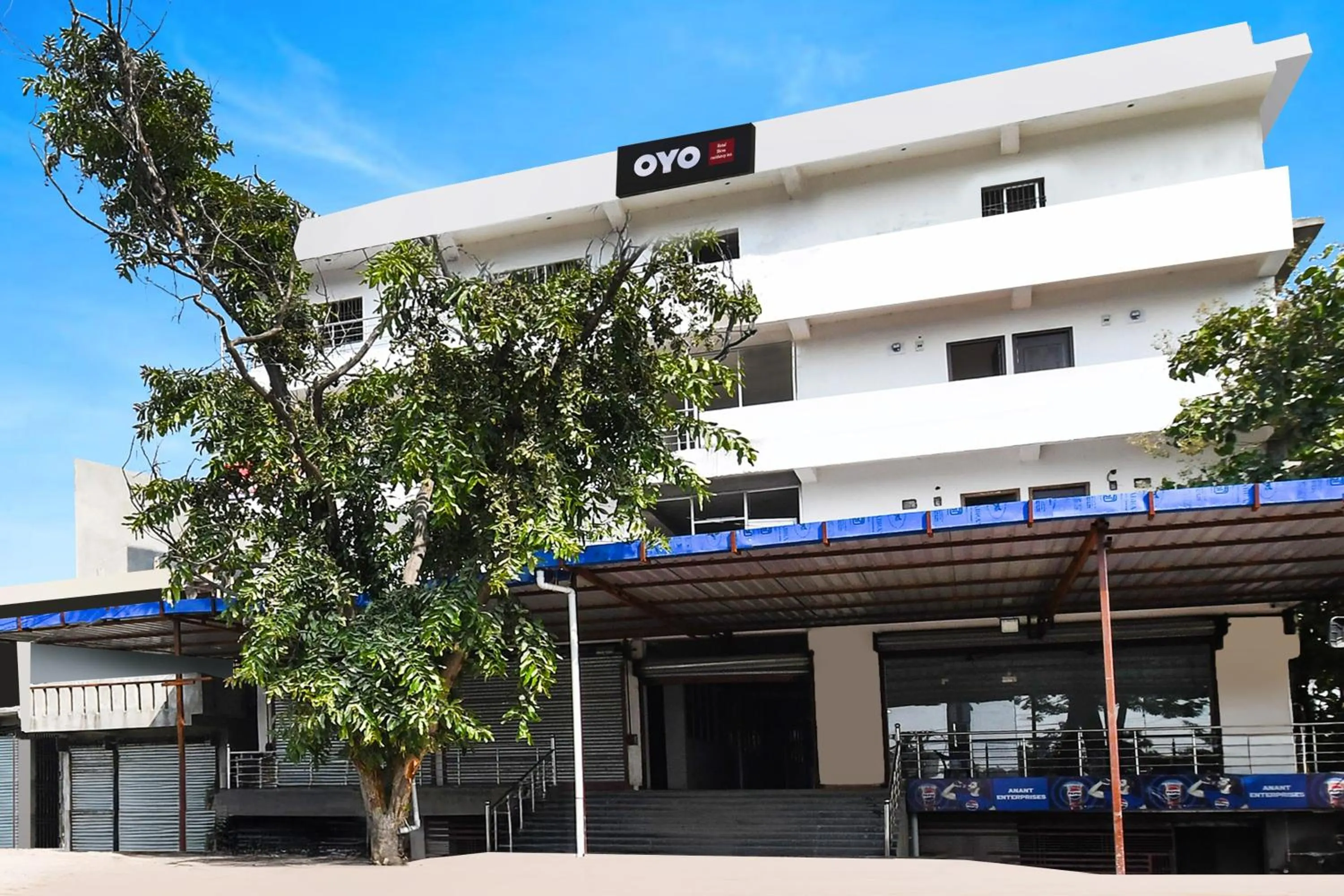 Facade/entrance in HOTEL O SHIVA RESIDENCY INN