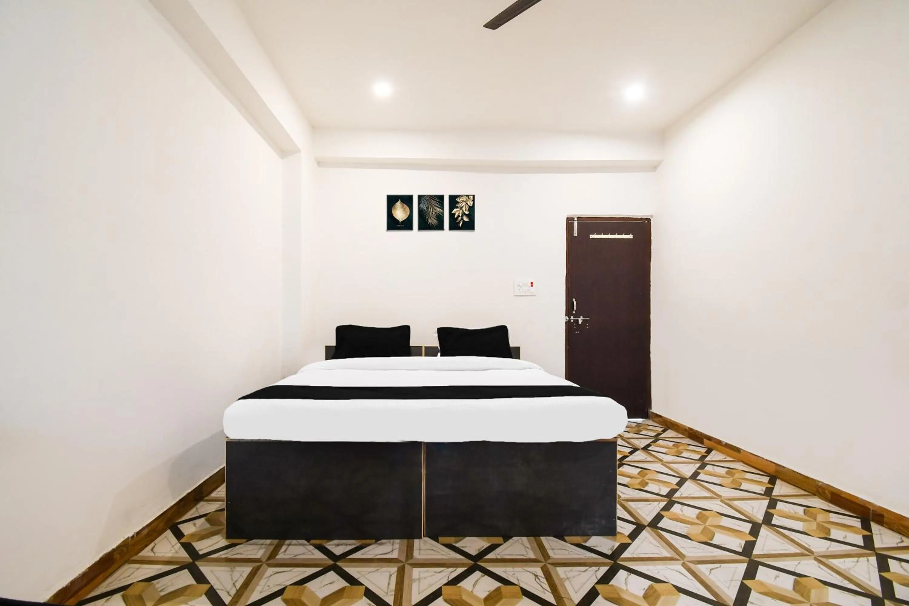 Bedroom in HOTEL O SHIVA RESIDENCY INN
