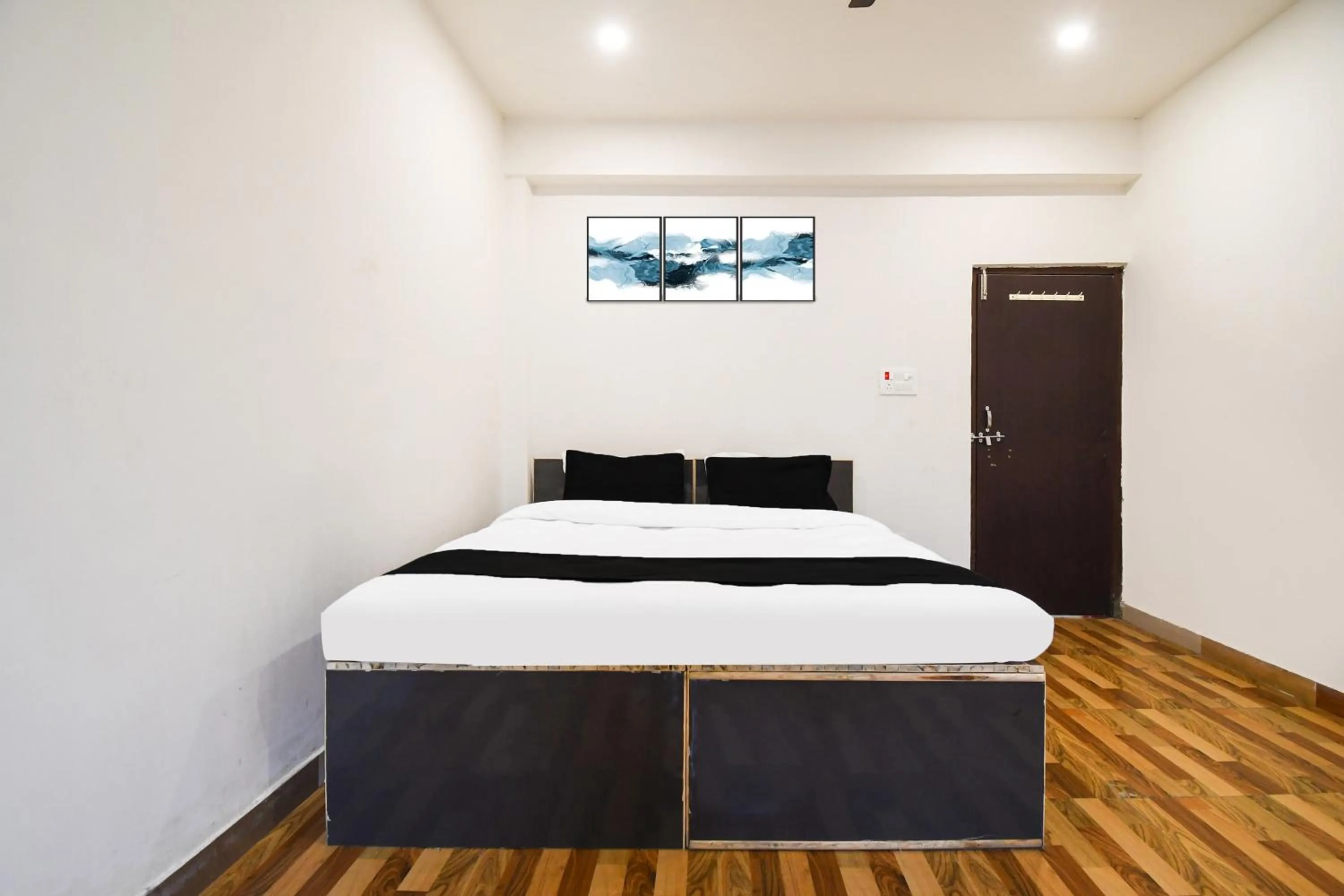 Bedroom, Bed in HOTEL O SHIVA RESIDENCY INN