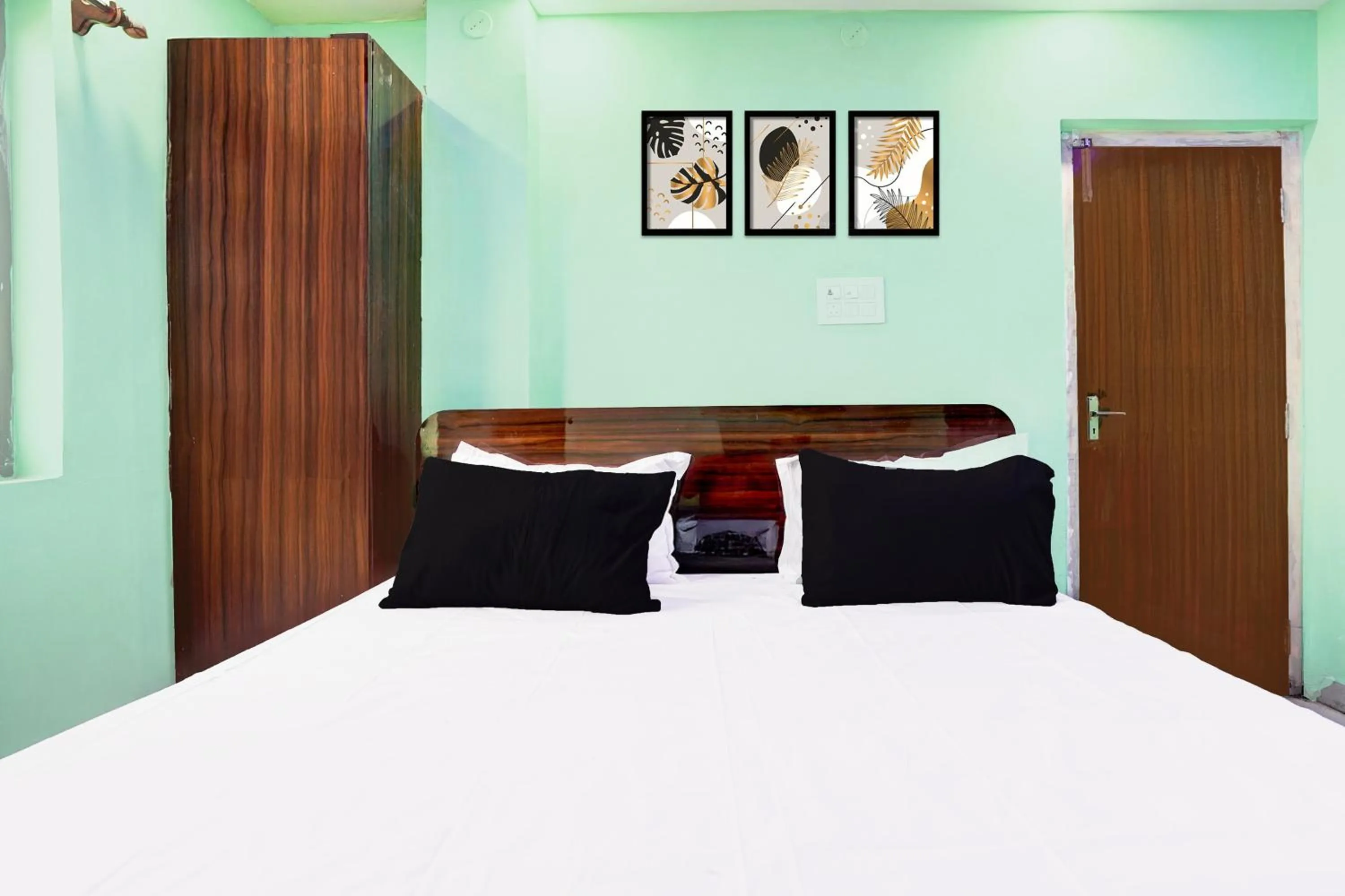Bedroom, Bed in Super Hotel O Bhagwanpur Chowk Muzaffarpur