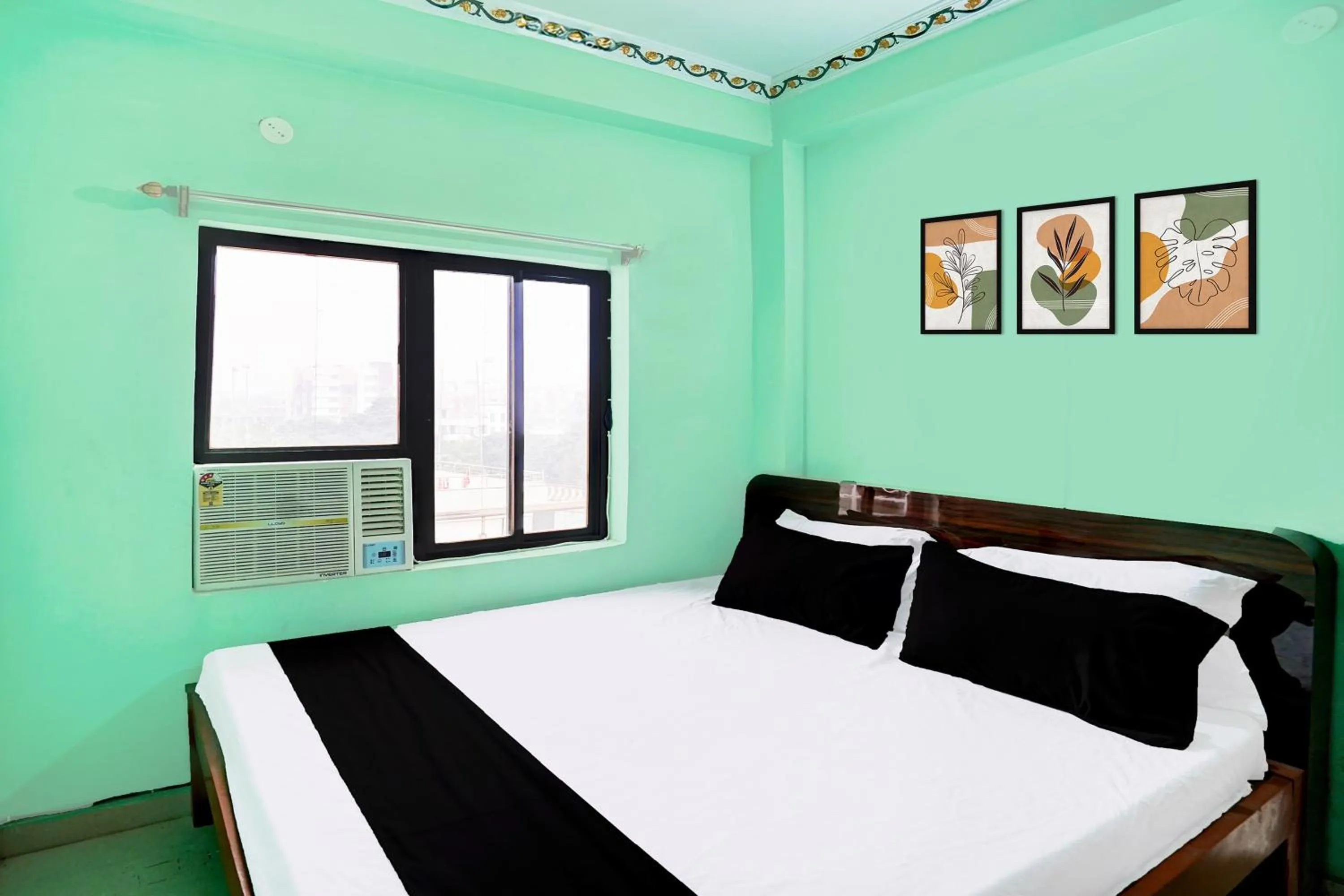 Bedroom, Bed in Super Hotel O Bhagwanpur Chowk Muzaffarpur