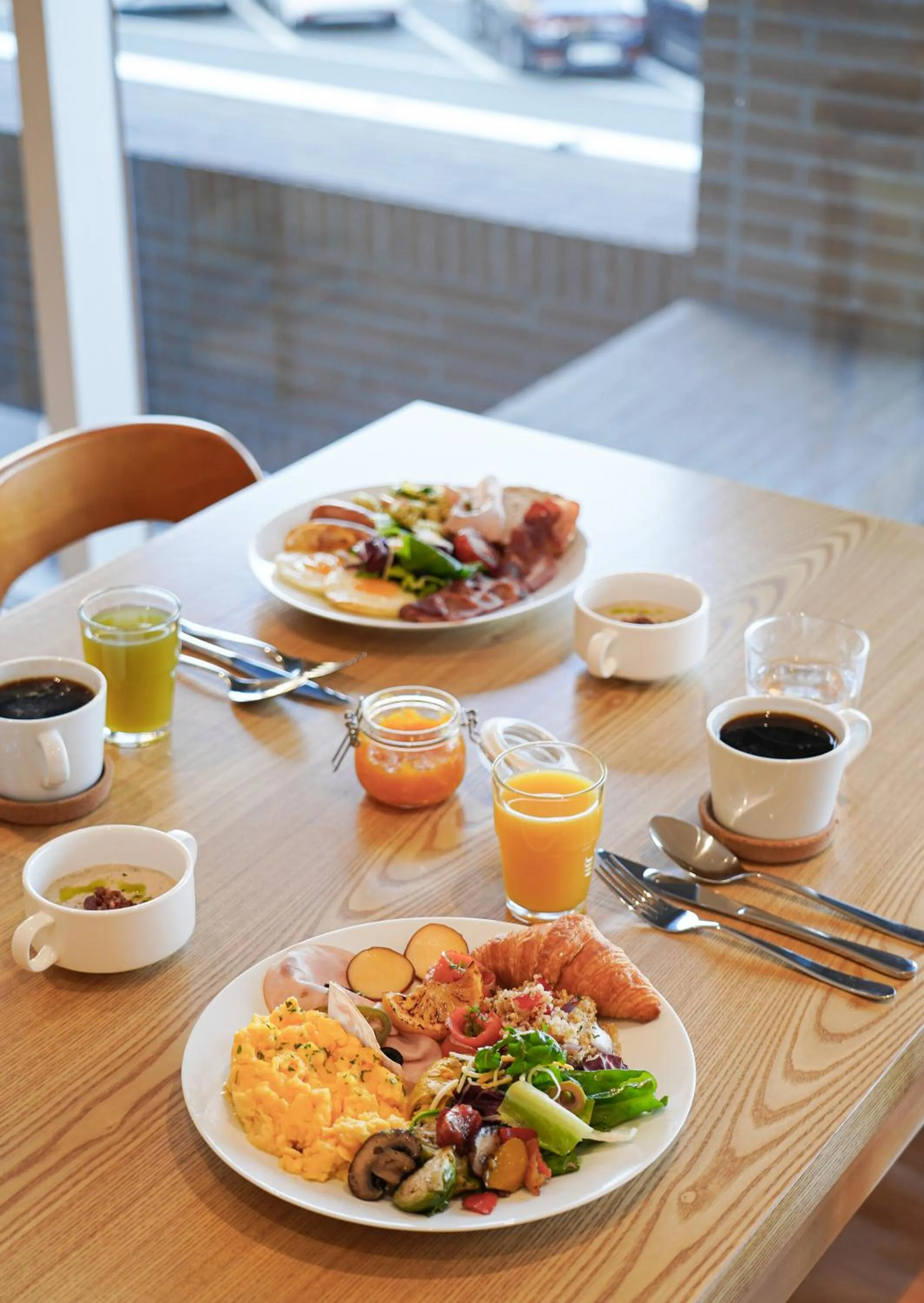 Restaurant/places to eat in Mer de laube Hotel