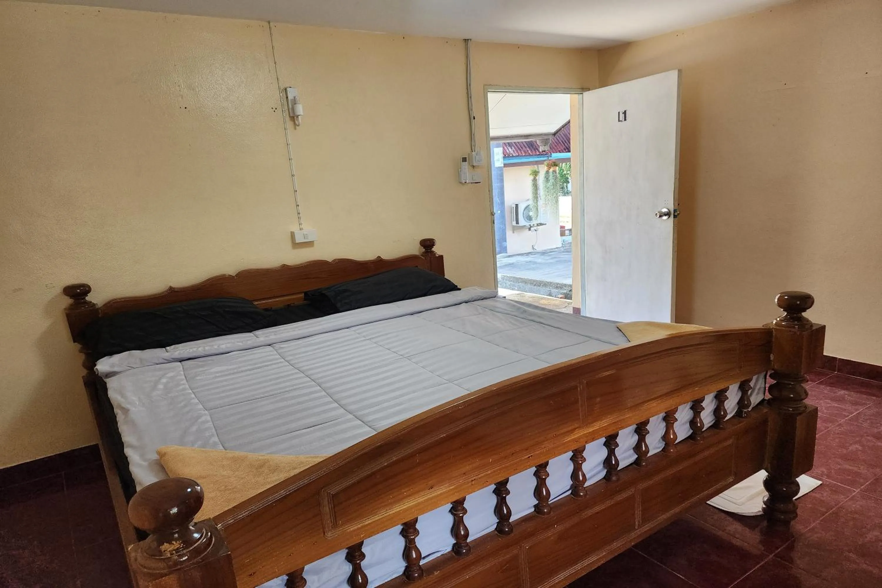 Photo of the whole room, Bed in My Pumpkin Bungalow Krabi