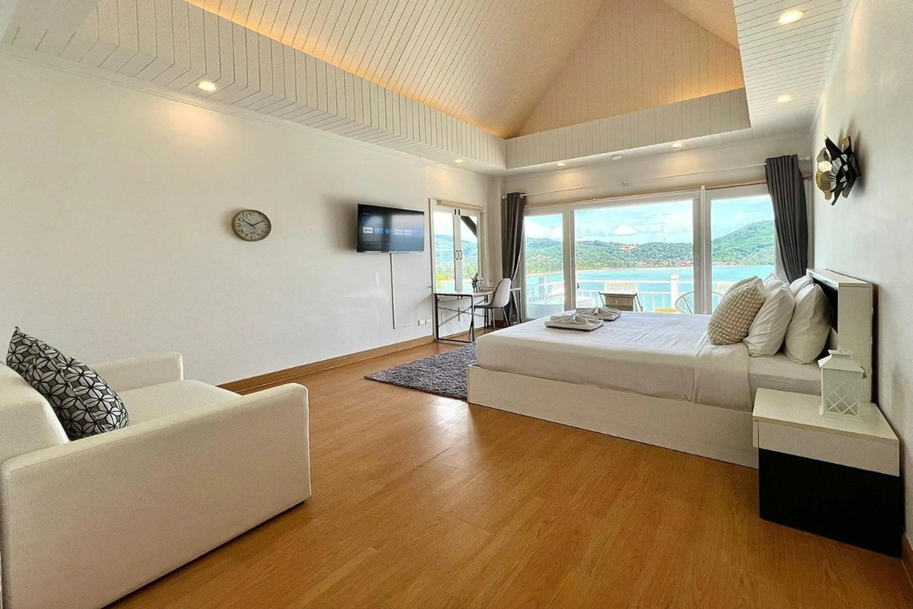 Bedroom in Panorama Ocean Villas, Kamala