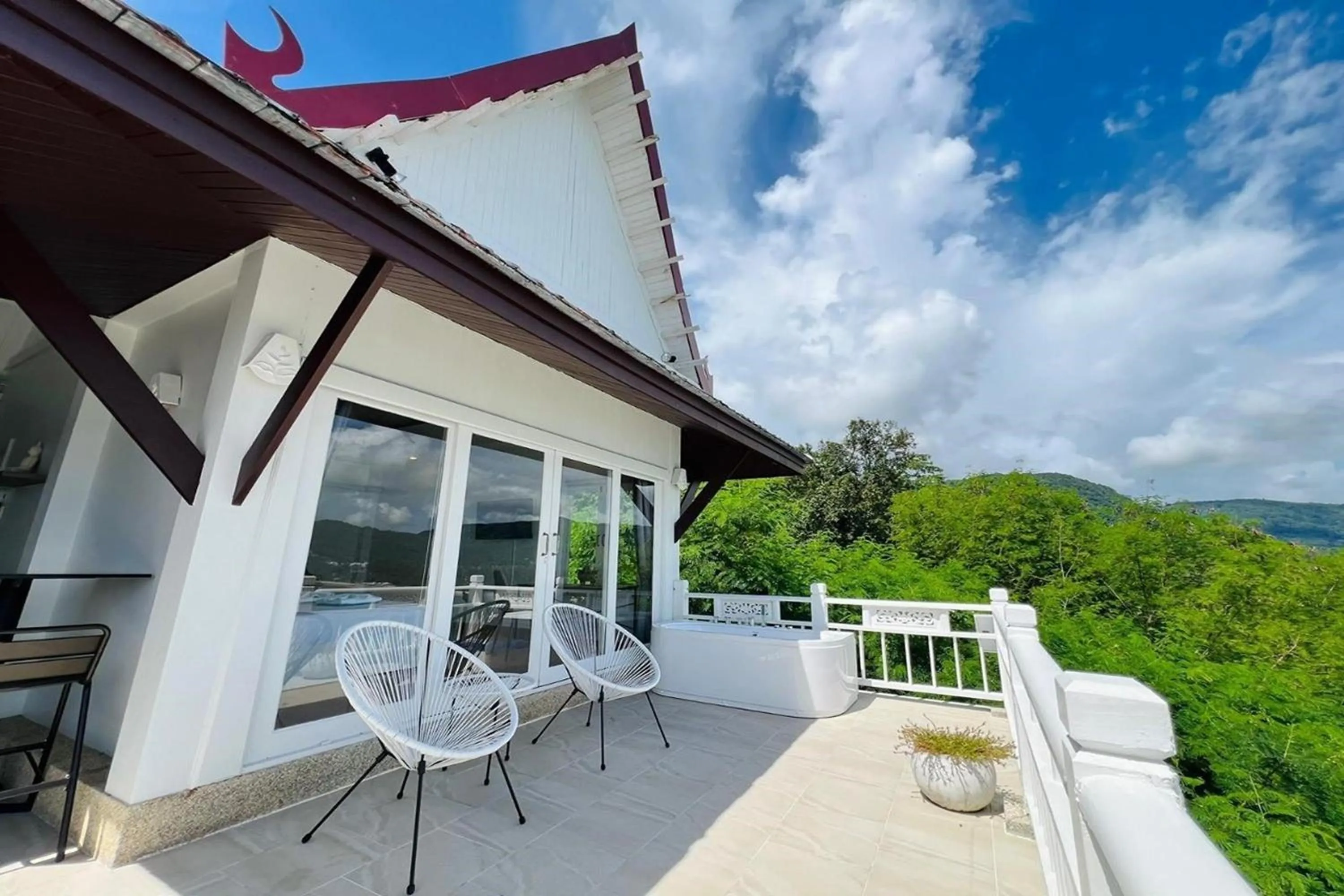 Property building in Panorama Ocean Villas, Kamala