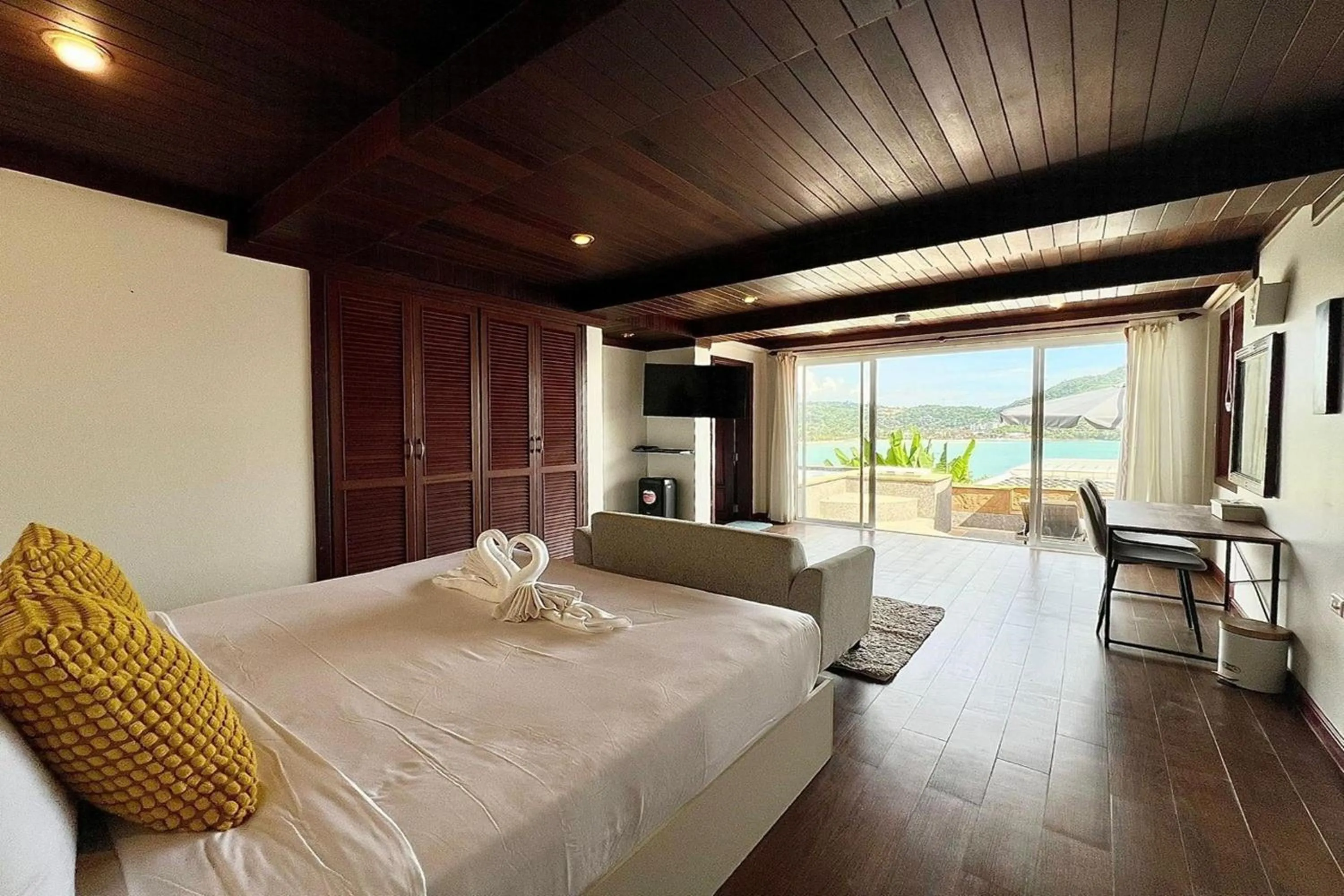 Bedroom in Panorama Ocean Villas, Kamala