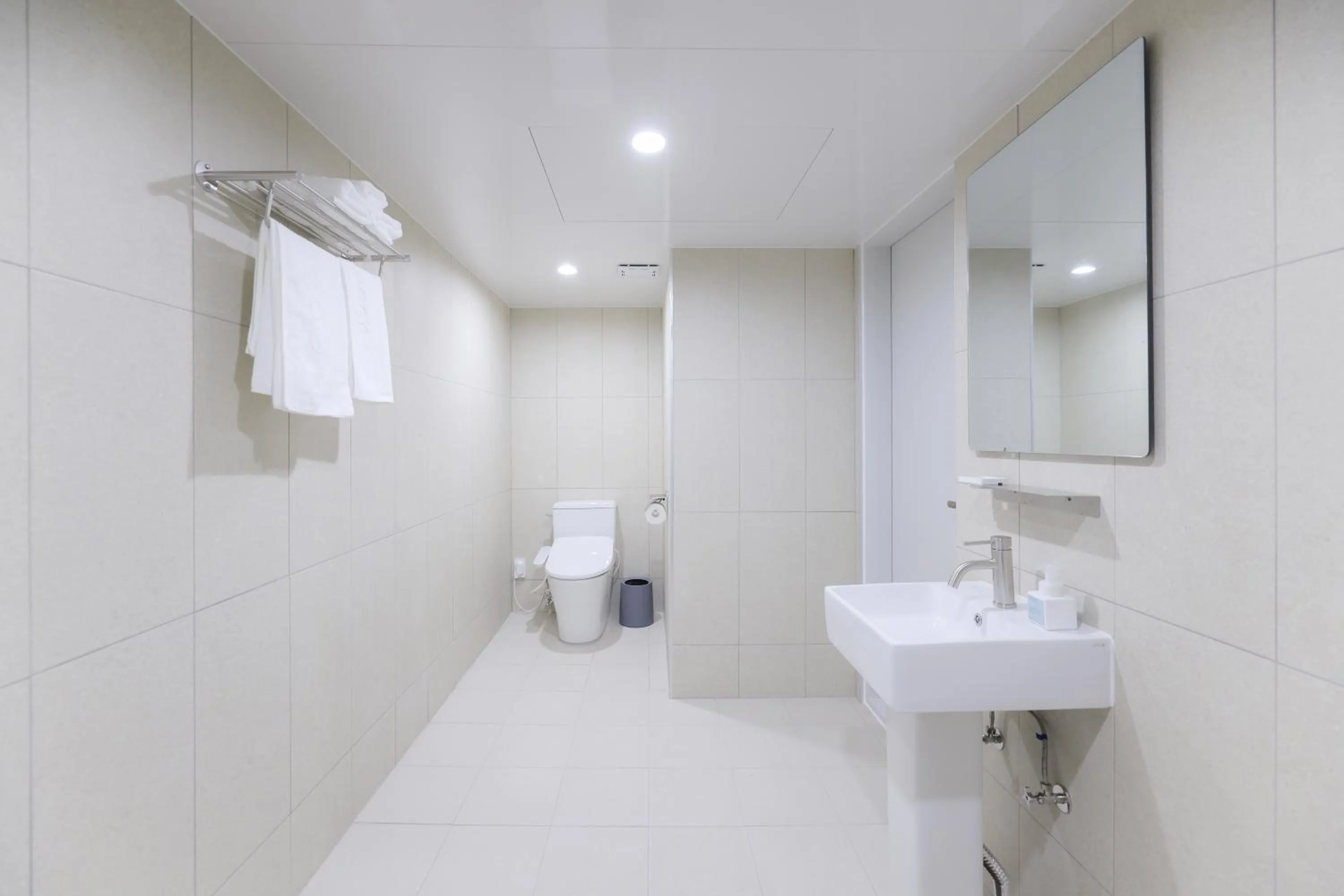 Shower in Anook Air Hotel Chuncheon