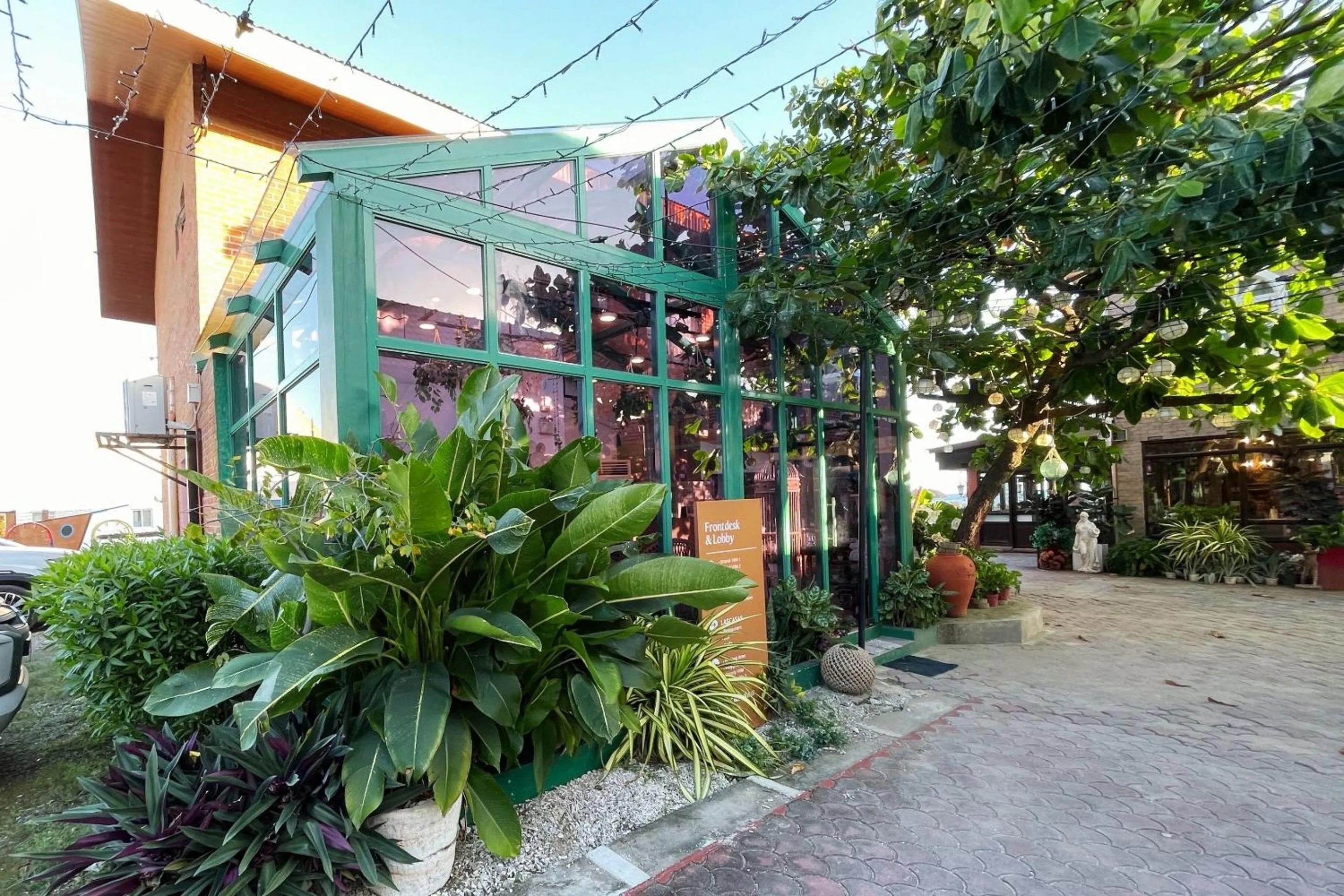 The Beach Calatagan Mediterraneo powered by Cocotel