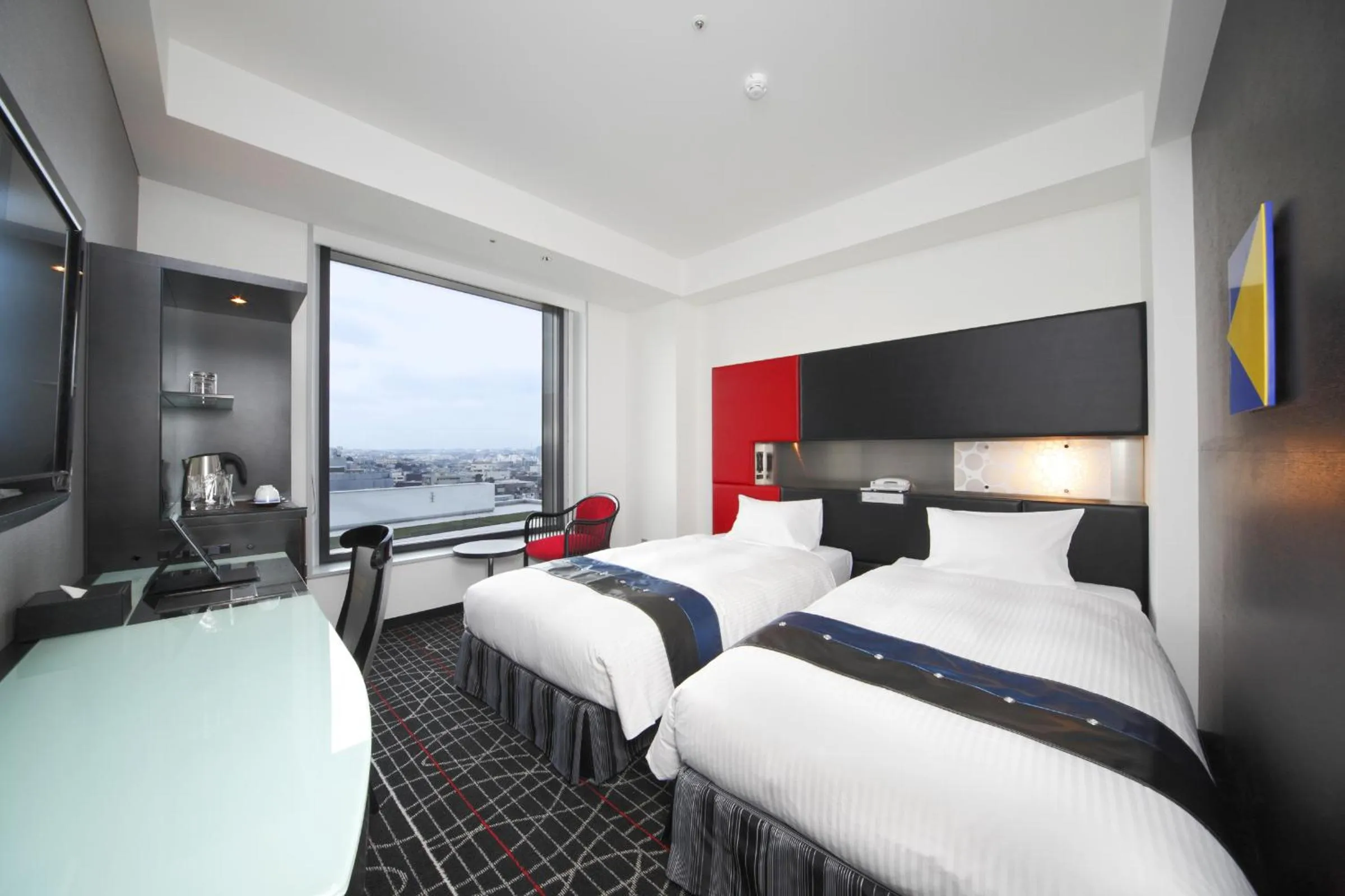 Photo of the whole room, Bed in New Otani Inn Yokohama Premium