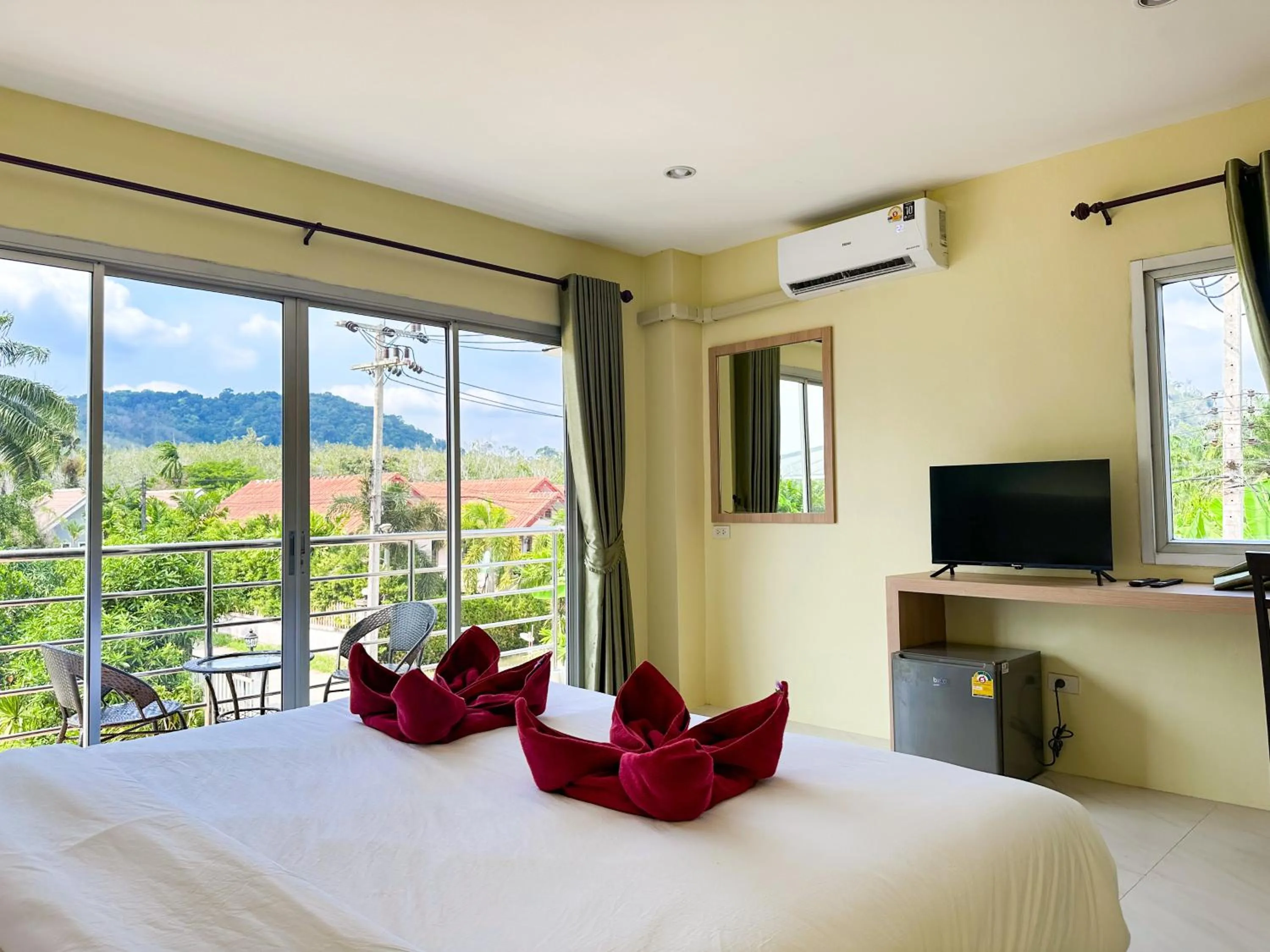 View (from property/room), Bed in Nan's Aonang