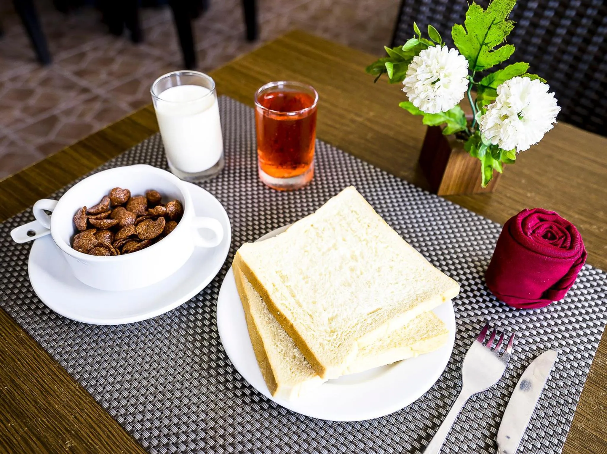 Food and drinks in Hotel Grand Kartika