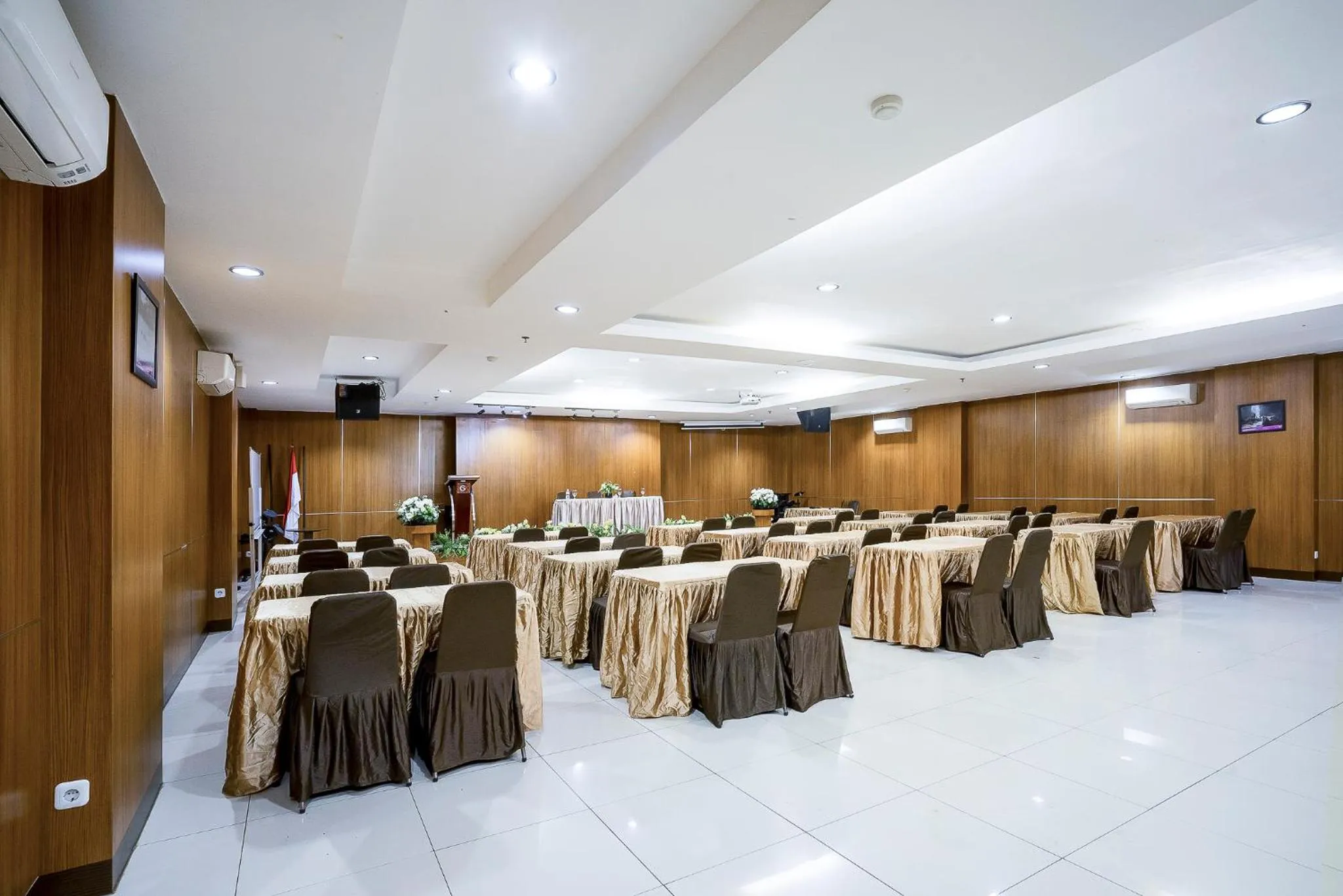 Meeting/conference room in Hotel Grand Kartika