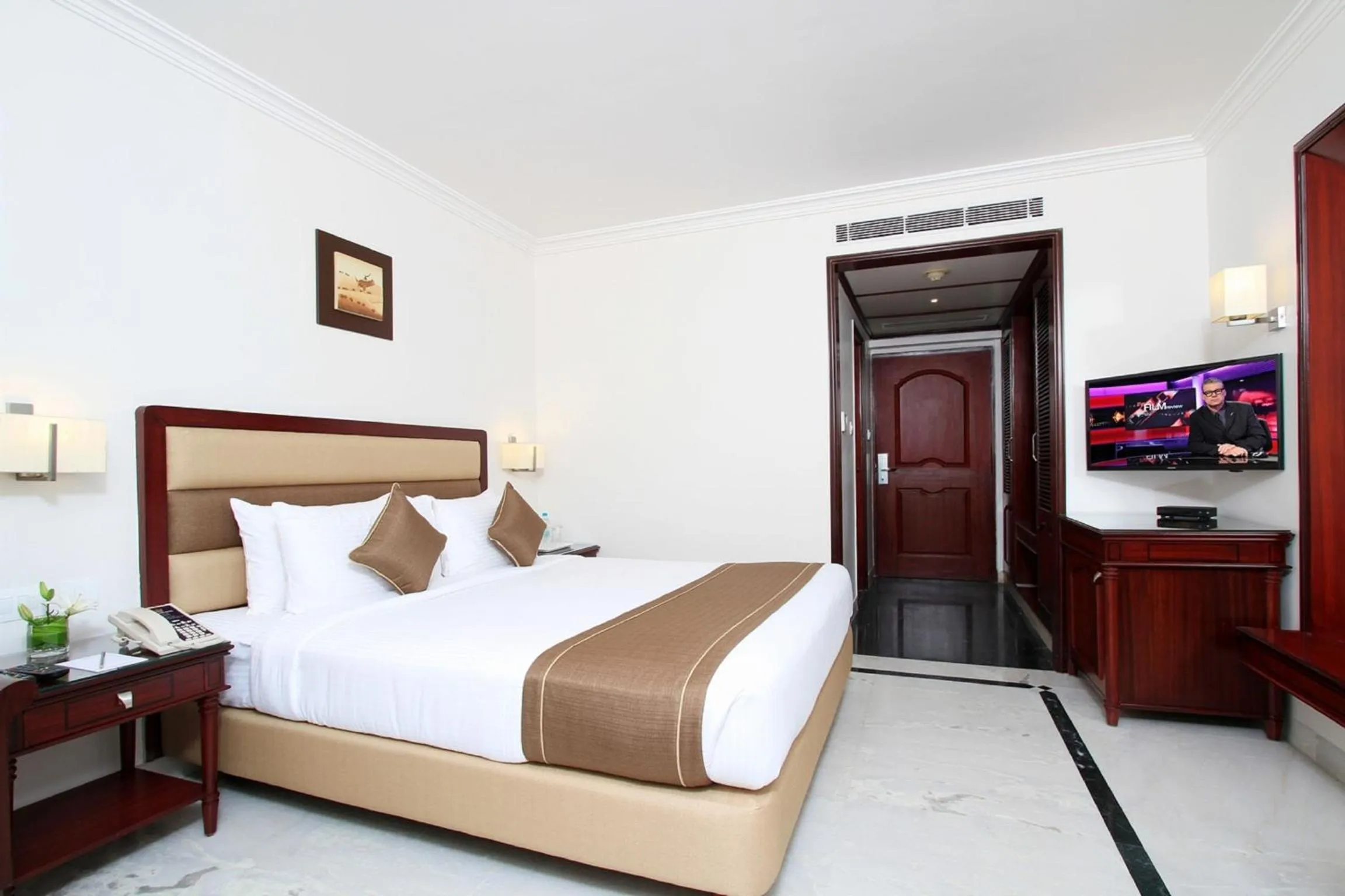 TV and multimedia, Bed in The Rialto Hotel