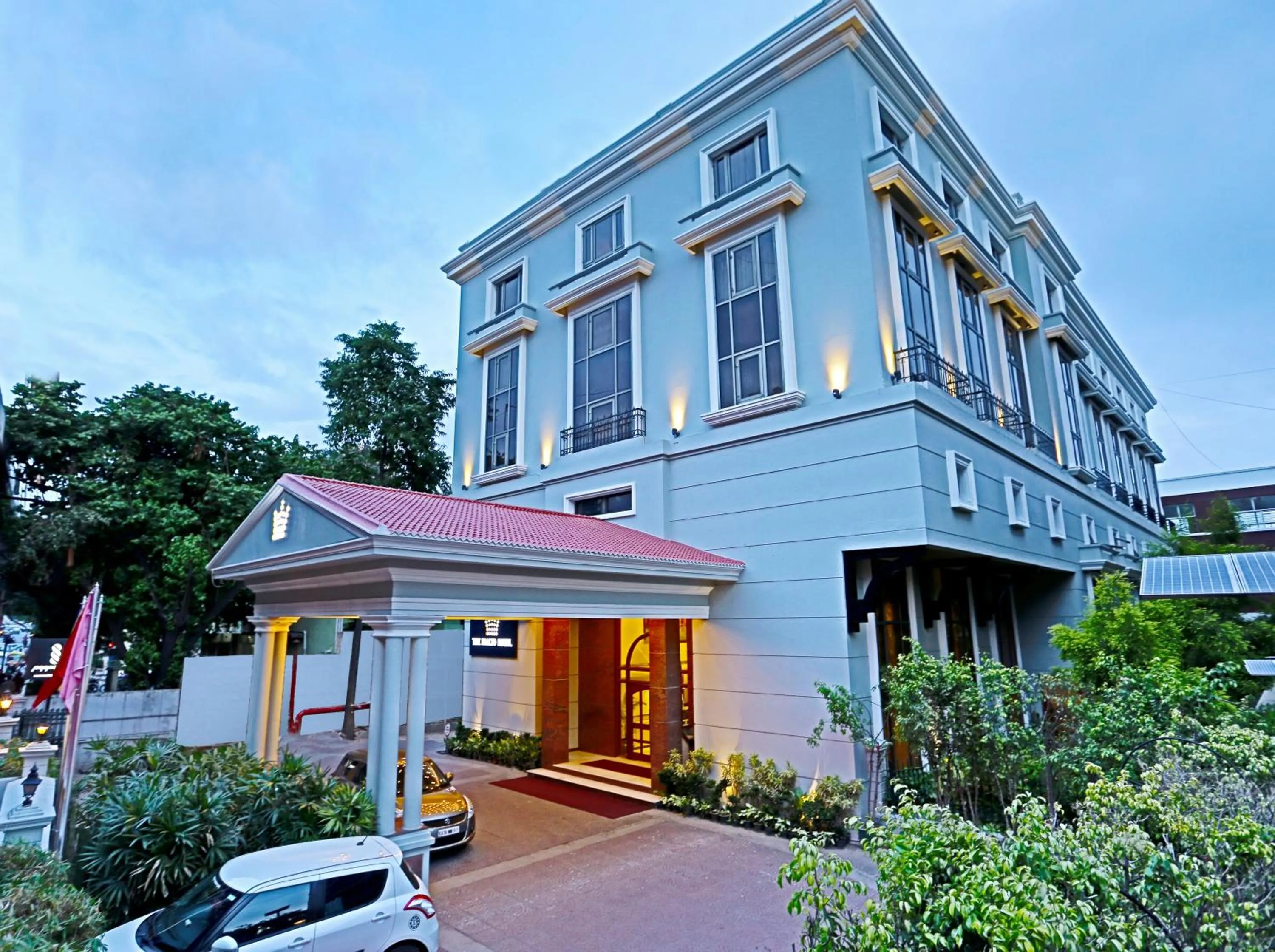 Restaurant/places to eat in The Rialto Hotel