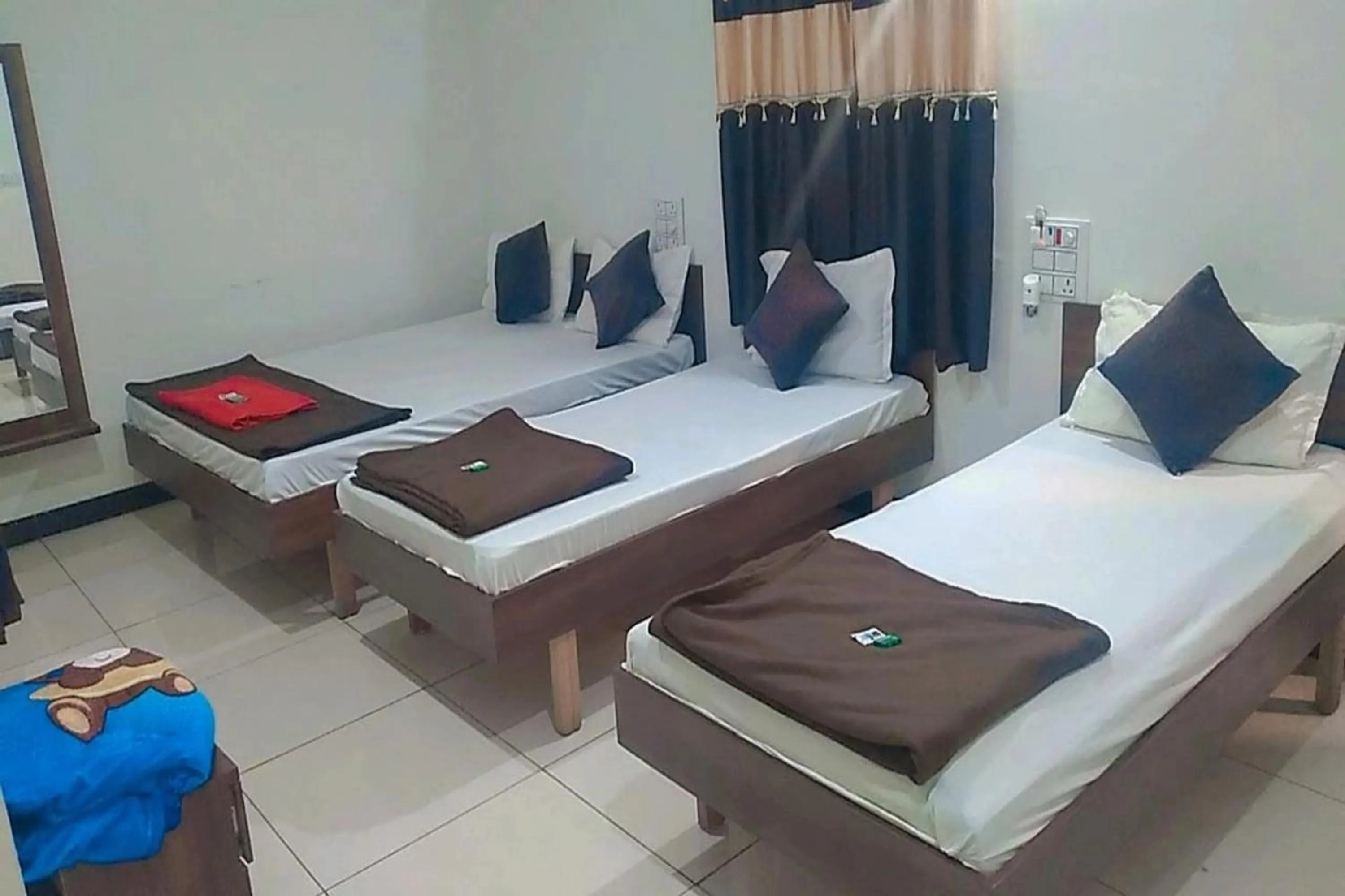 Bedroom, Bed in Hotel Kaanha - Dwarka