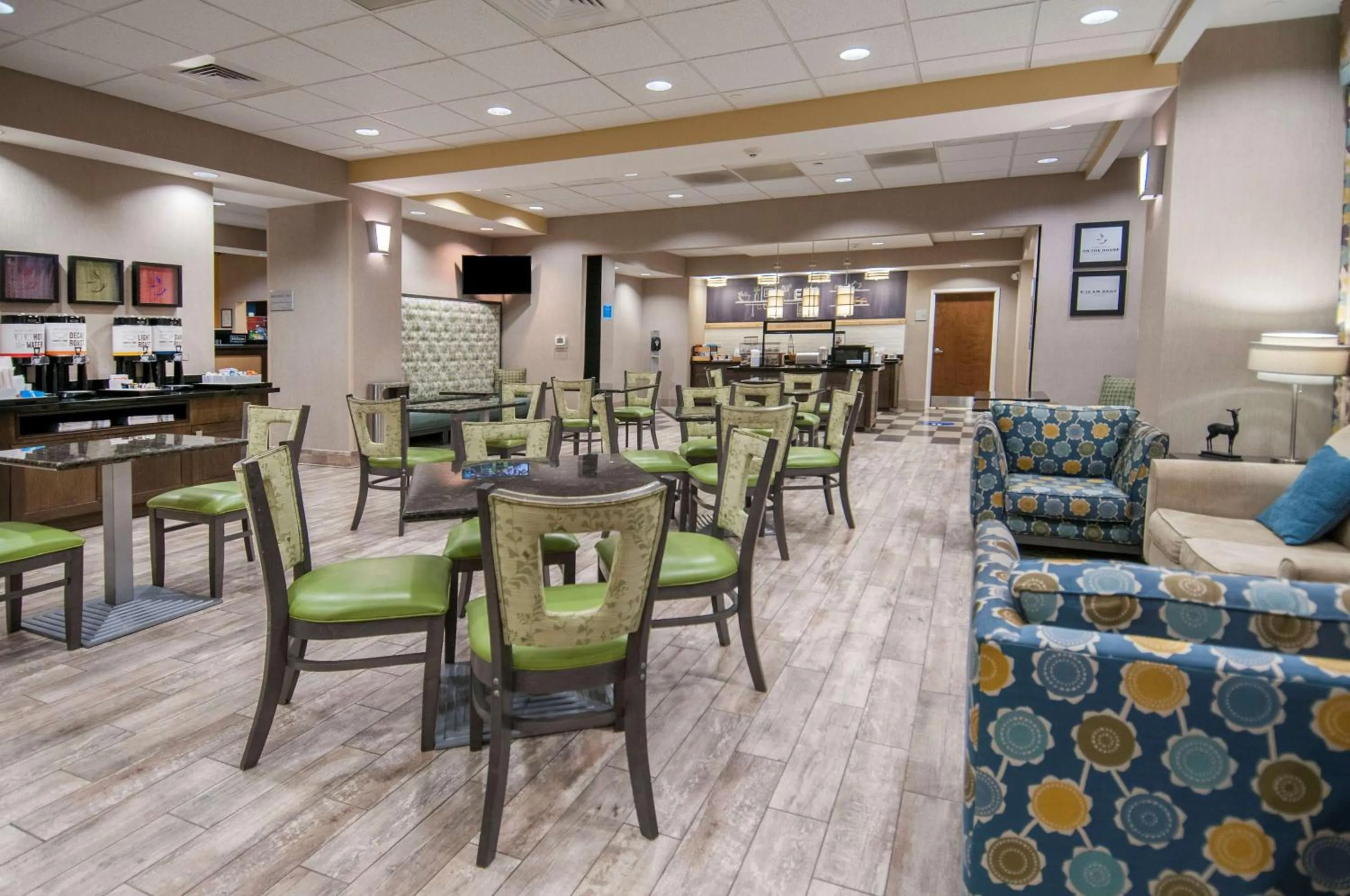 Lobby or reception in Hampton Inn Hernando, MS