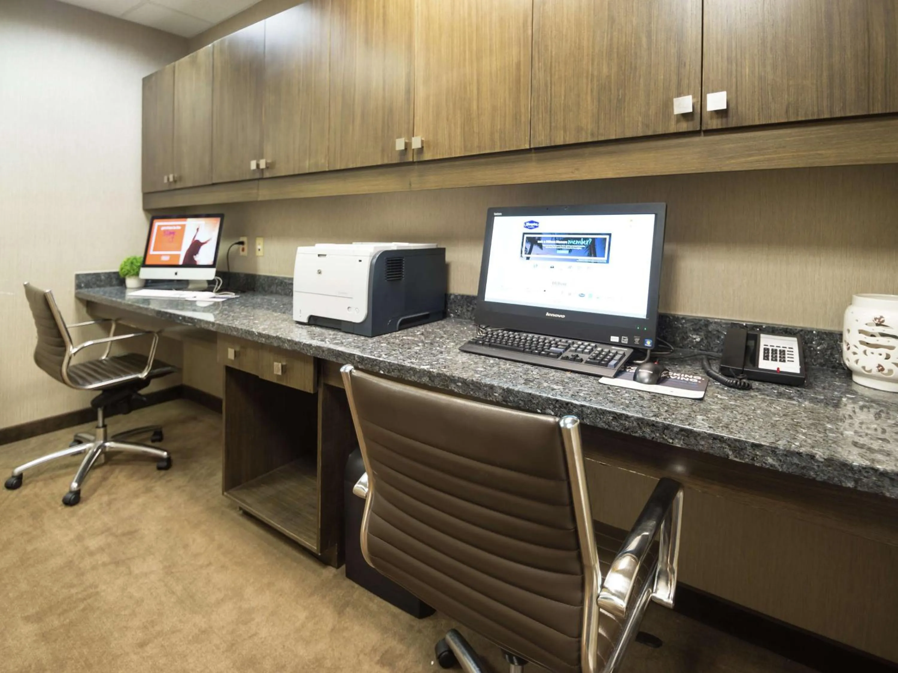 Business facilities in Hampton Inn Hernando, MS