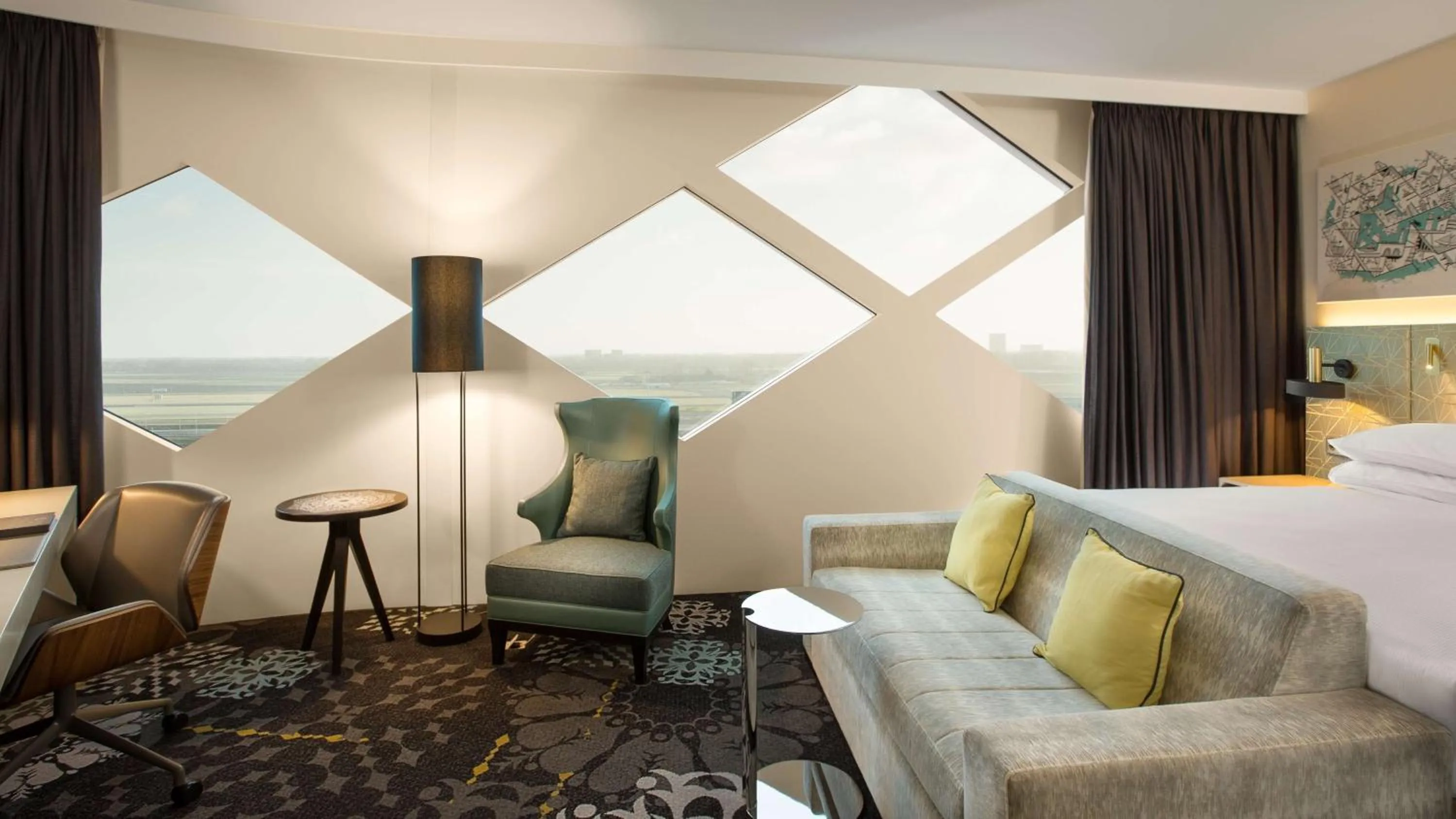 Bedroom, Bed in Hilton Amsterdam Airport Schiphol