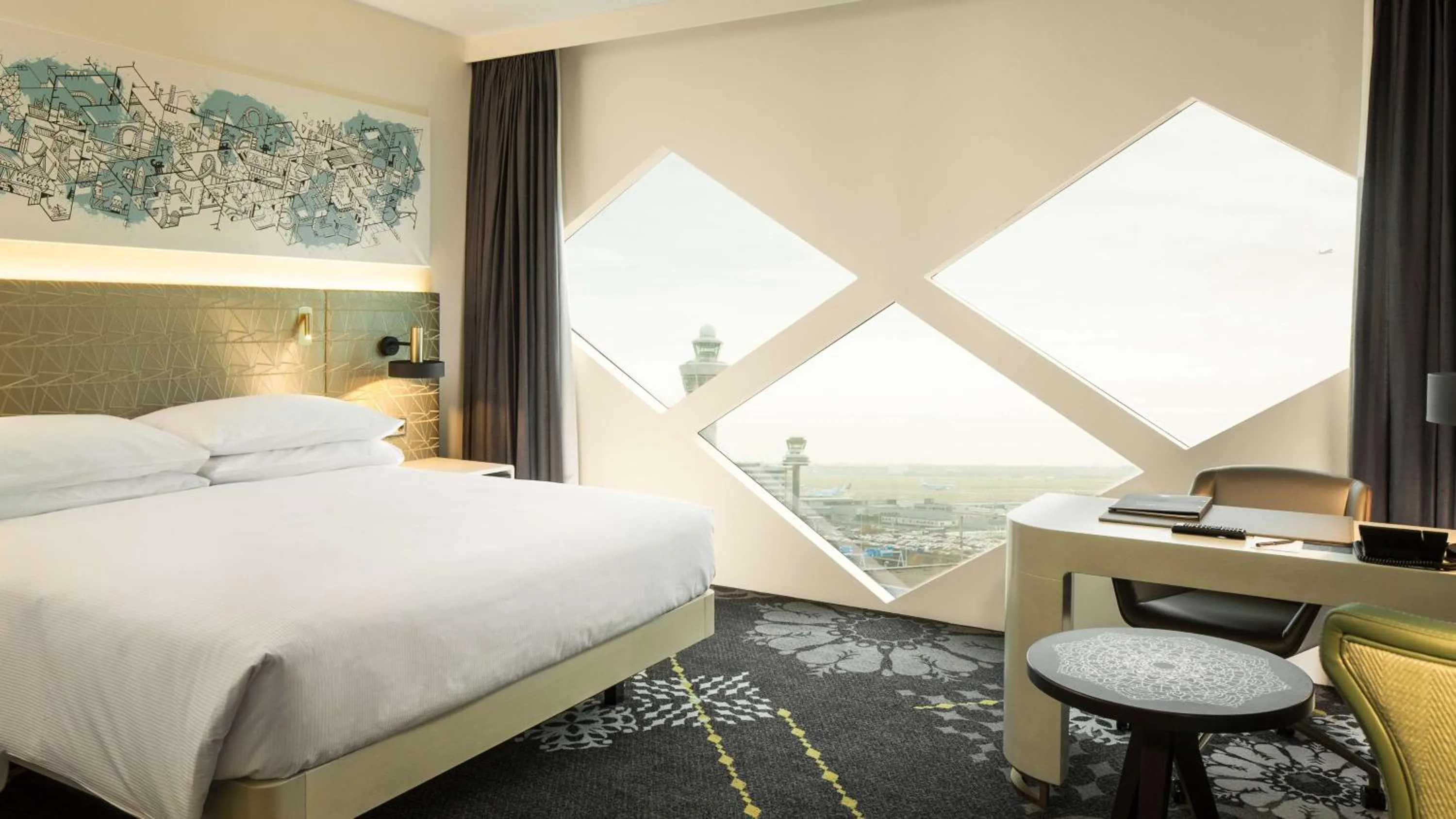 Bedroom, Bed in Hilton Amsterdam Airport Schiphol