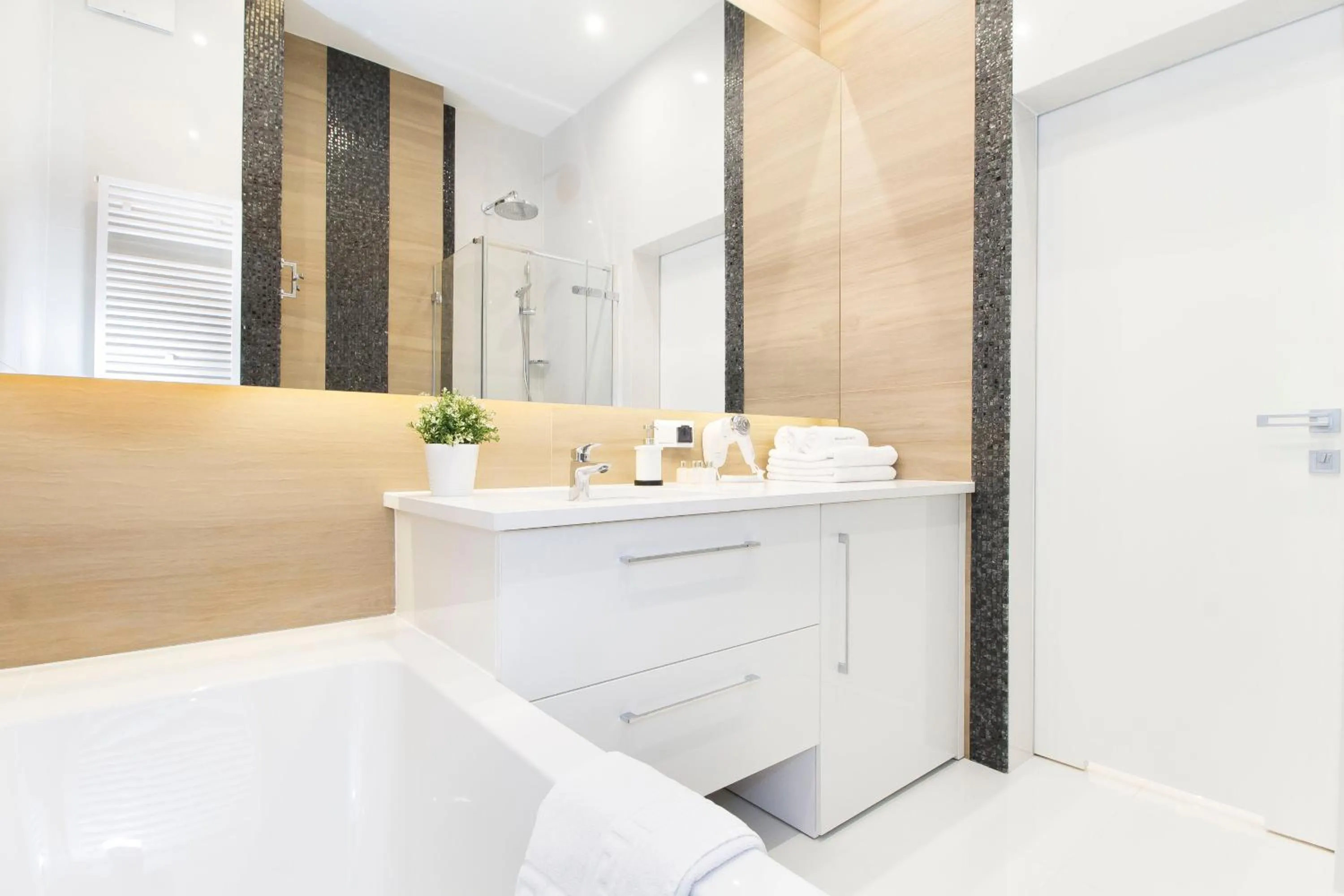 Shower in inQse Warsaw Centre