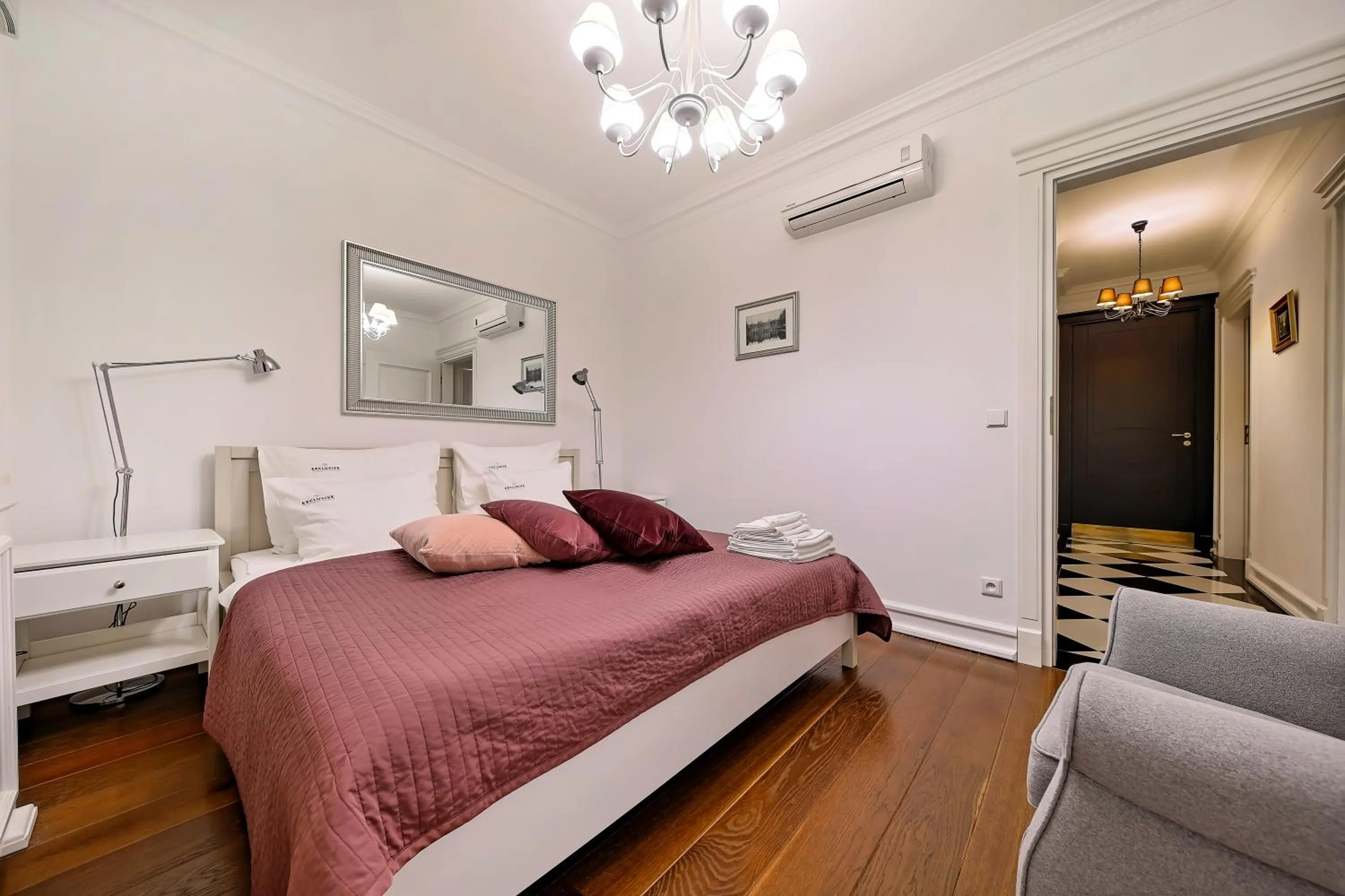 Bed in inQse Warsaw Centre