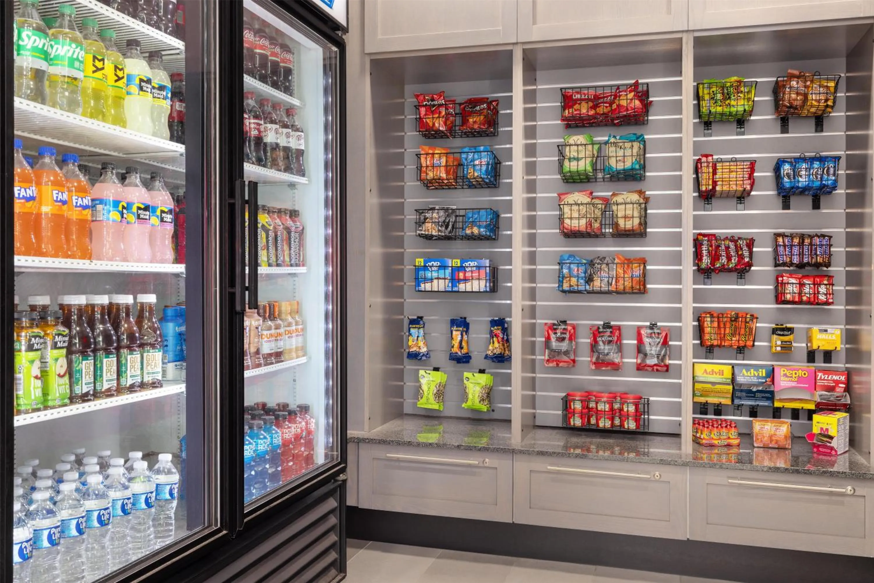 Restaurant/places to eat in Embassy Suites Charlotte/Ayrsley